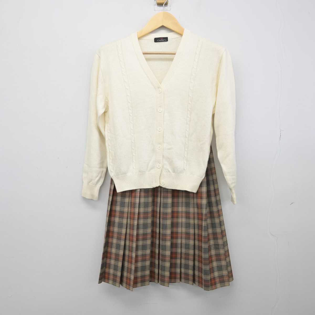 【中古】愛知県 名城大学附属高等学校 女子制服 2点 (ニット・スカート) sf051337