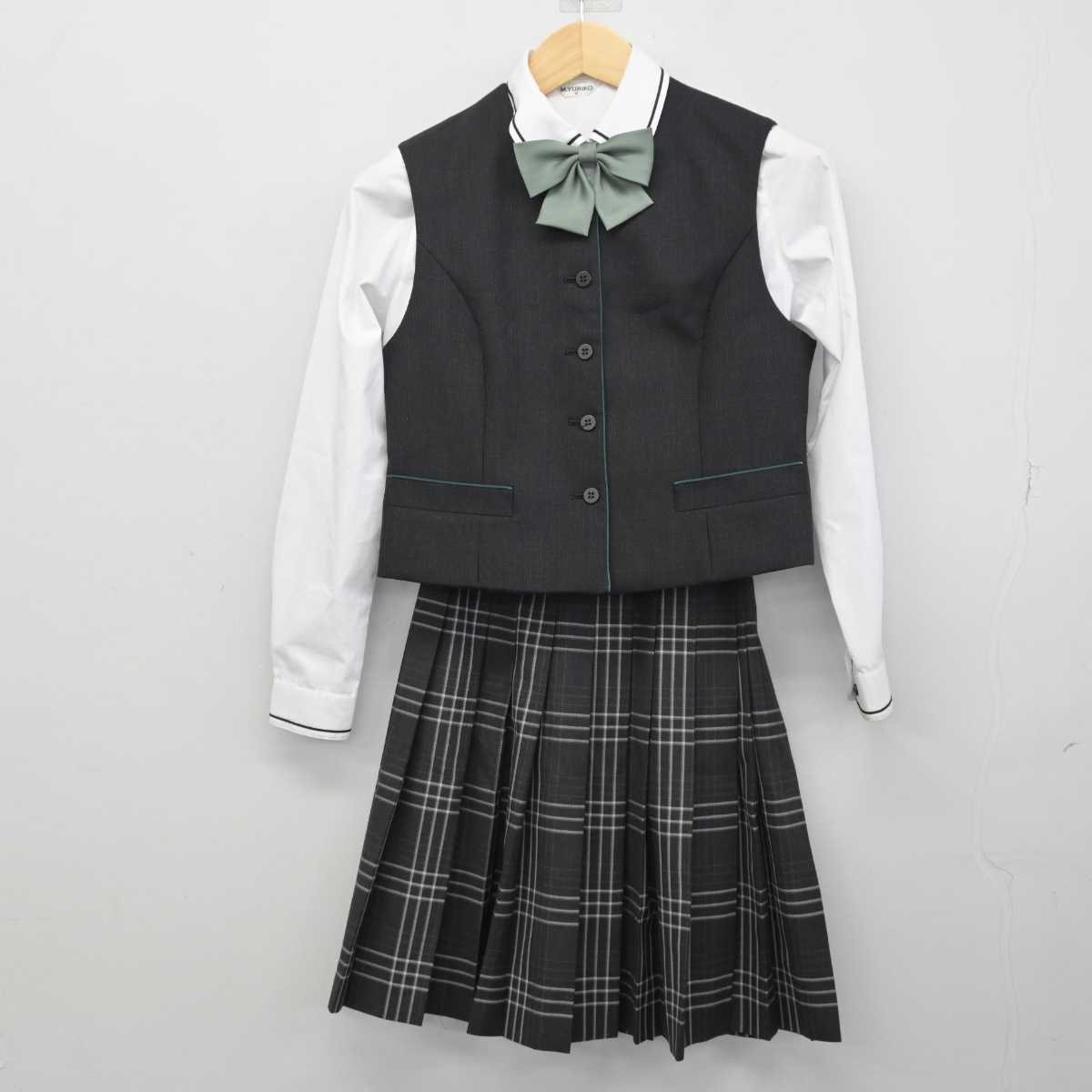 【中古】神奈川県 鎌倉女子大学中等部 女子制服 5点 (ブレザー・ベスト・シャツ・スカート) sf051424