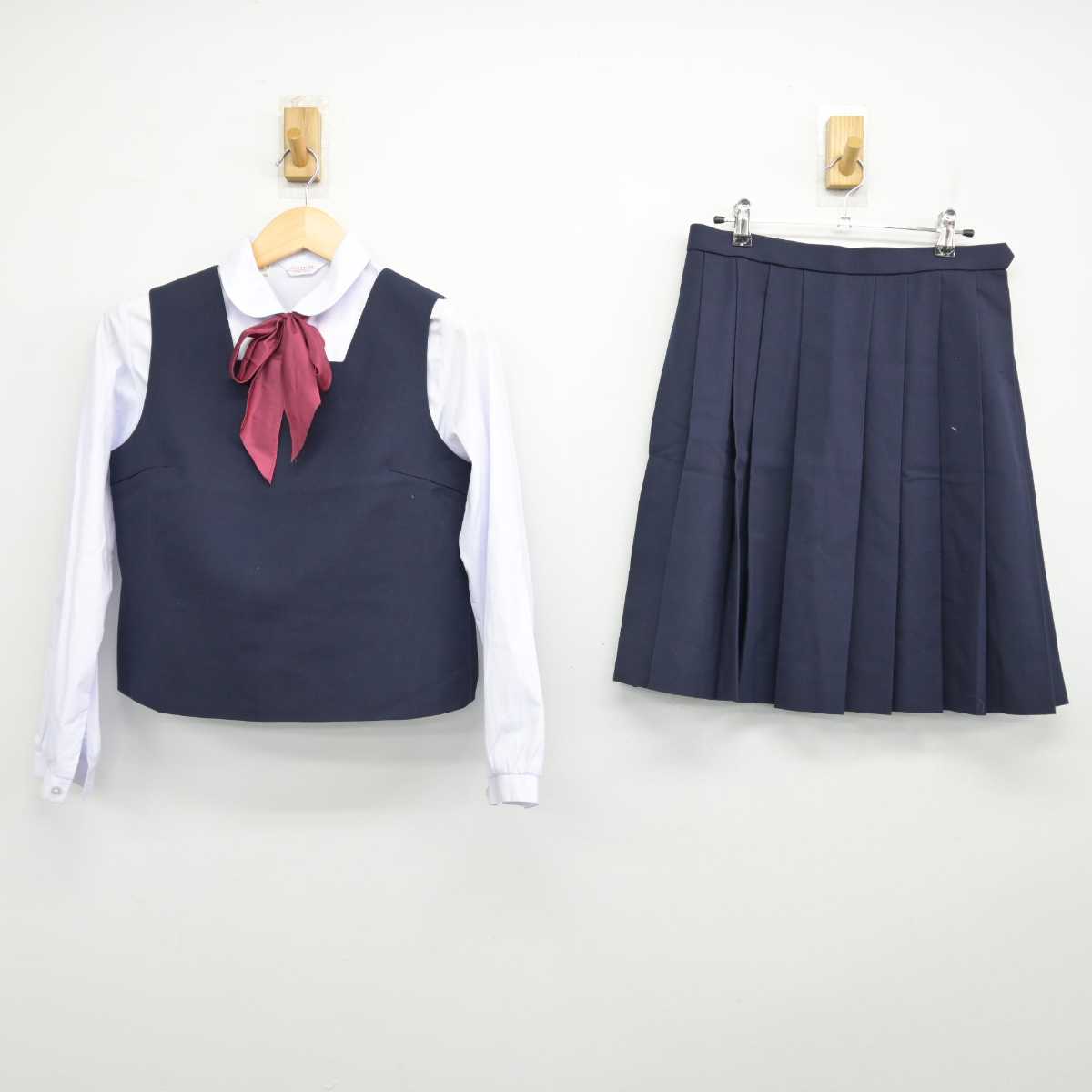 【中古】岡山県 御津中学校 女子制服 4点 (ベスト・シャツ・スカート) sf051462