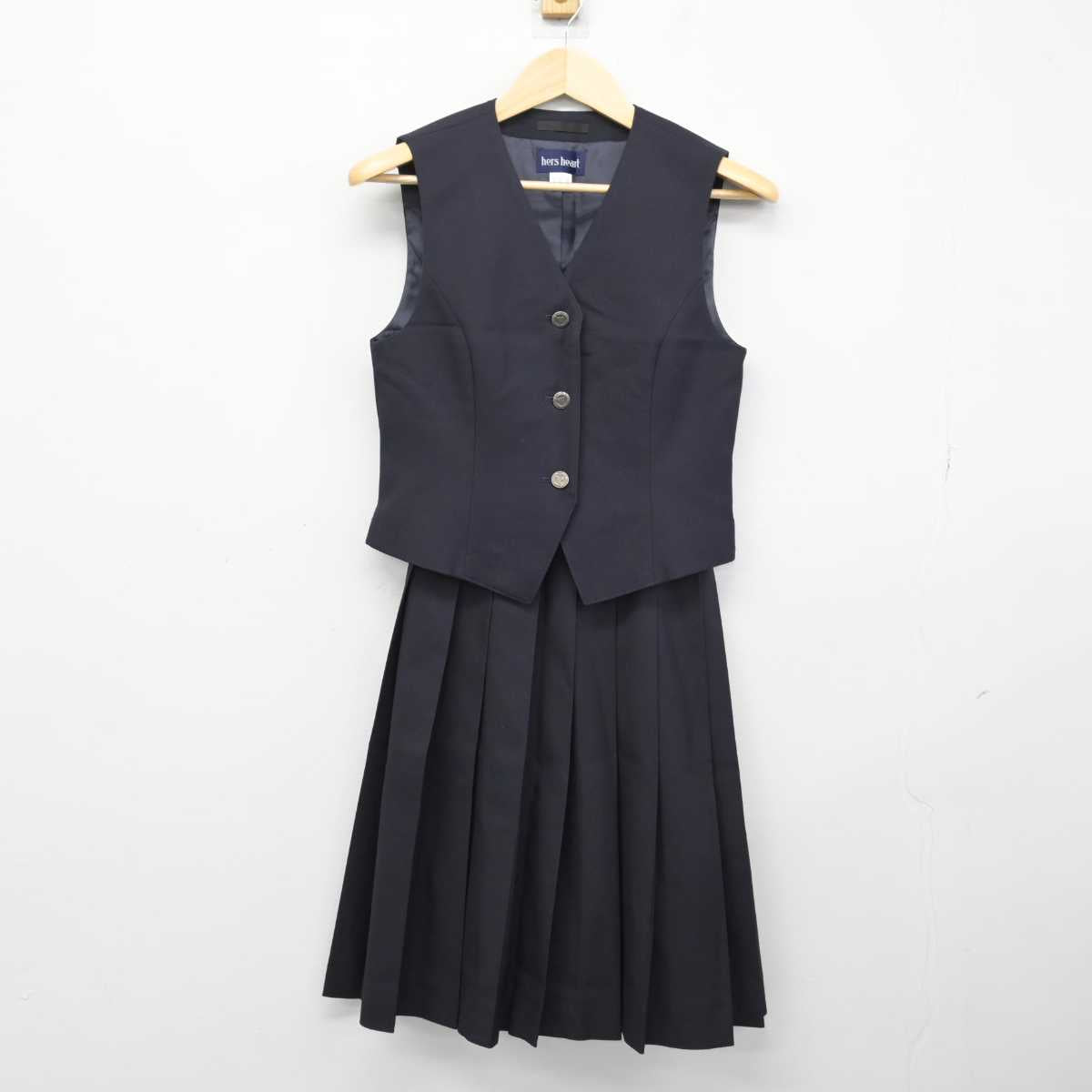 【中古】北海道 帯広大谷高等学校 女子制服 4点 (ブレザー・ベスト・スカート) sf051500