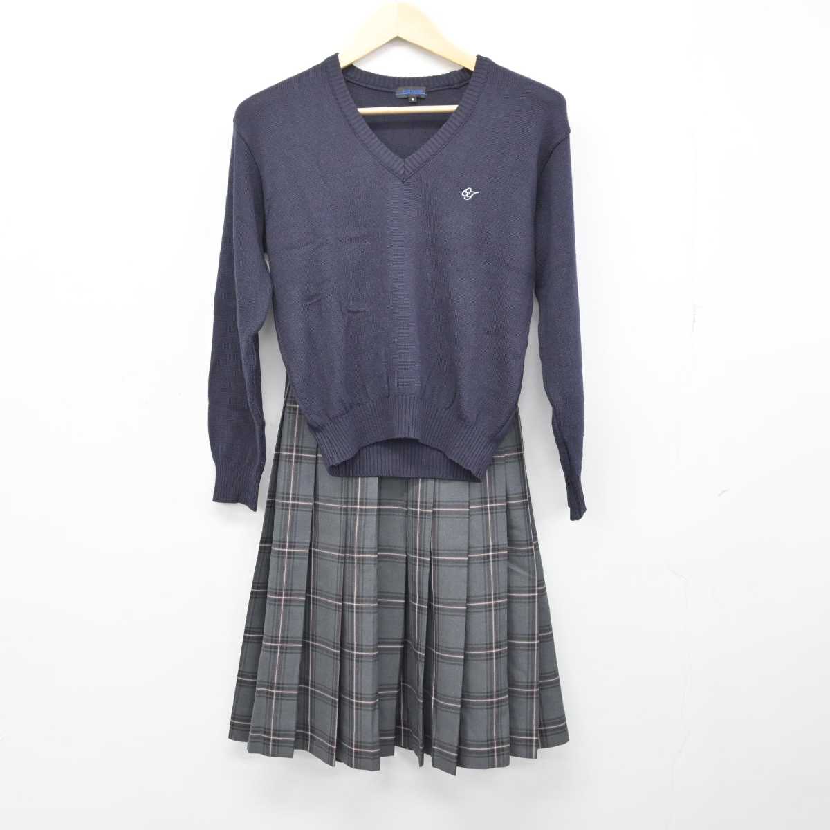 【中古】北海道 帯広大谷高等学校 女子制服 3点 (ニット・ニットベスト・スカート) sf051501