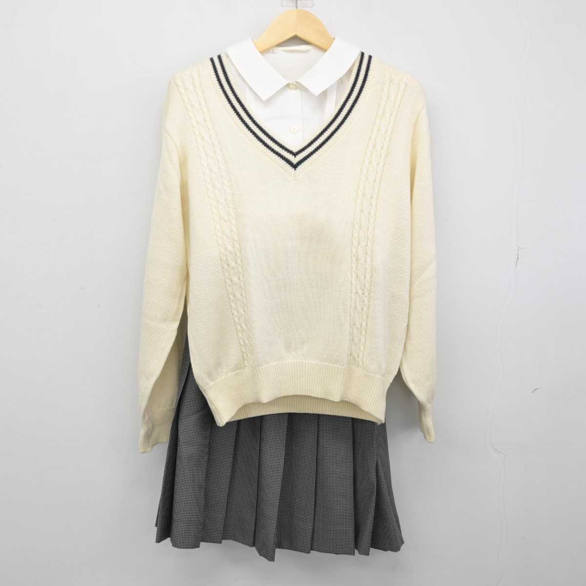 【中古】東京都 専修大学附属高等学校 女子制服 3点 (ニット・シャツ・スカート) sf051526