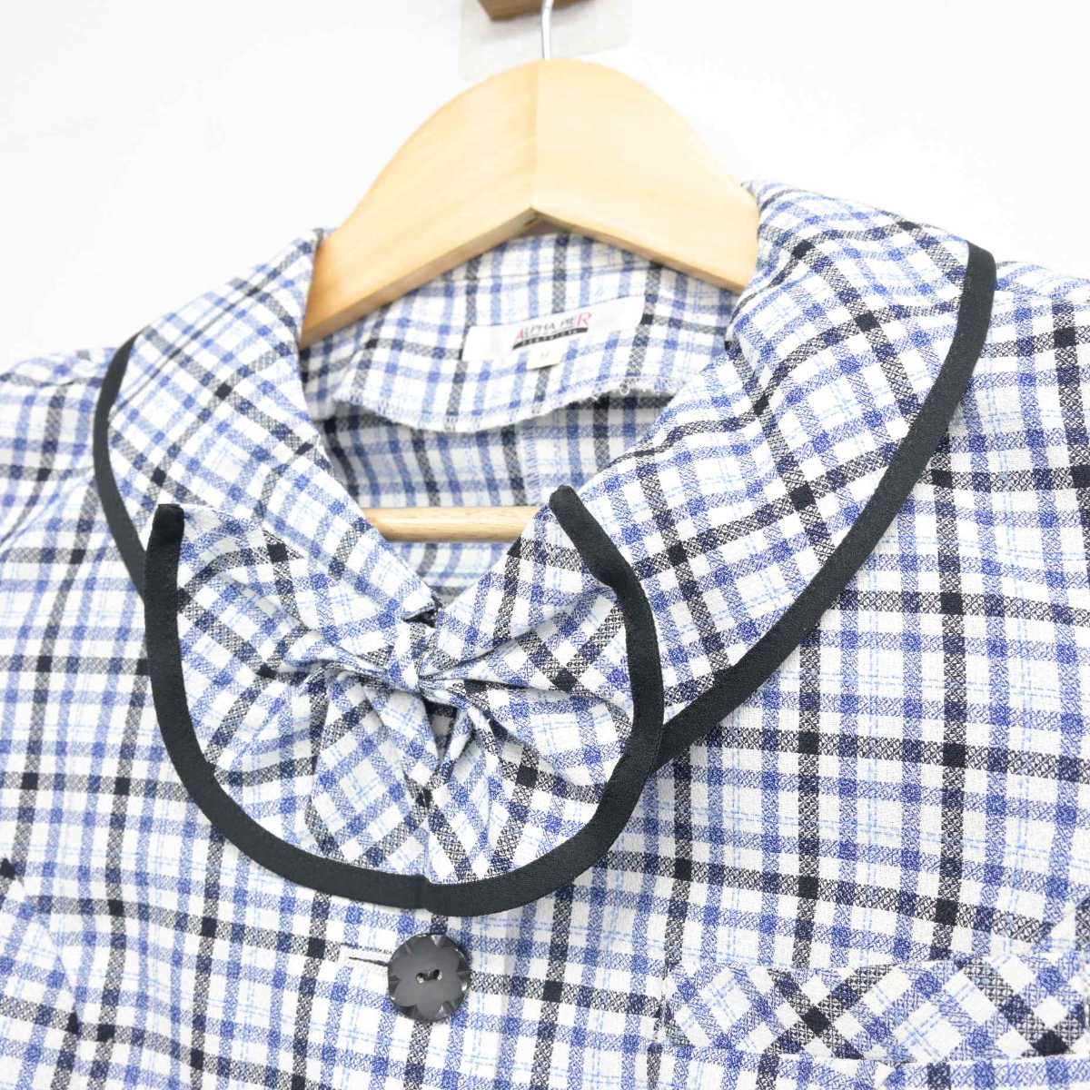 【中古】 事務服 女子制服 4点 (シャツ) sf051778