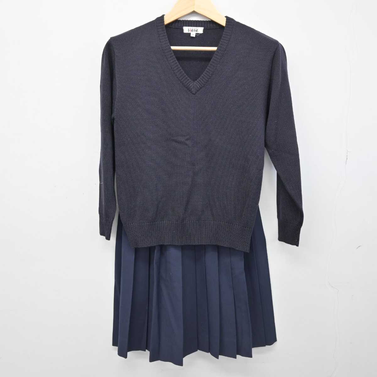 【中古】埼玉県 泰平中学校 女子制服 3点 (ブレザー・ニット・スカート) sf051800