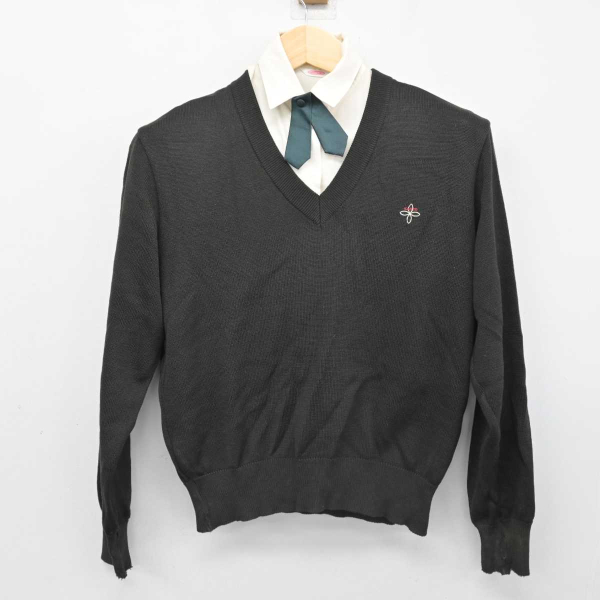 【中古】神奈川県 関東学院中学校・高等学校 女子制服 3点 (ニット・シャツ) sf051942