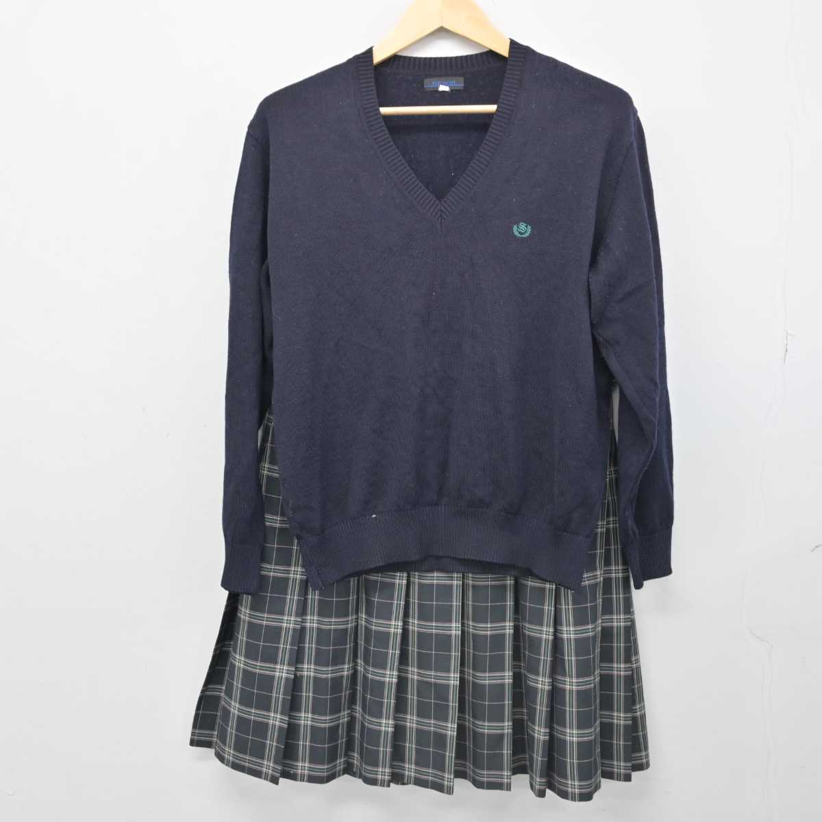 【中古】東京都 世田谷総合高等学校 女子制服 3点 (ブレザー・ニット・スカート) sf051953