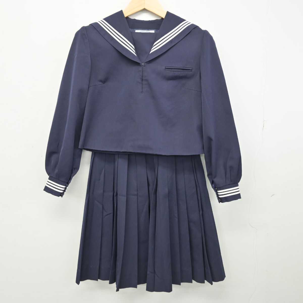 【中古】香川県 桜町中学校 女子制服 2点 (セーラー服・スカート) sf051976