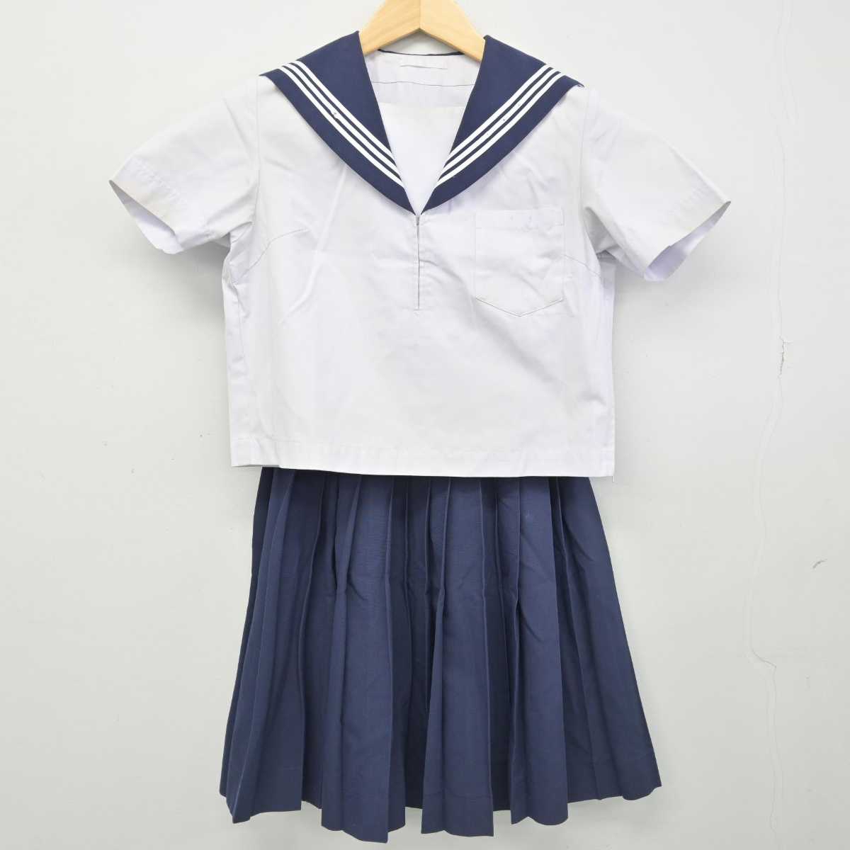 【中古】香川県 桜町中学校 女子制服 2点 (セーラー服・スカート) sf051978