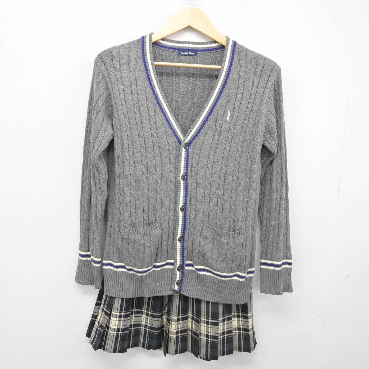 【中古】 学校名不明 女子制服 2点 (ニット・スカート) sf052111