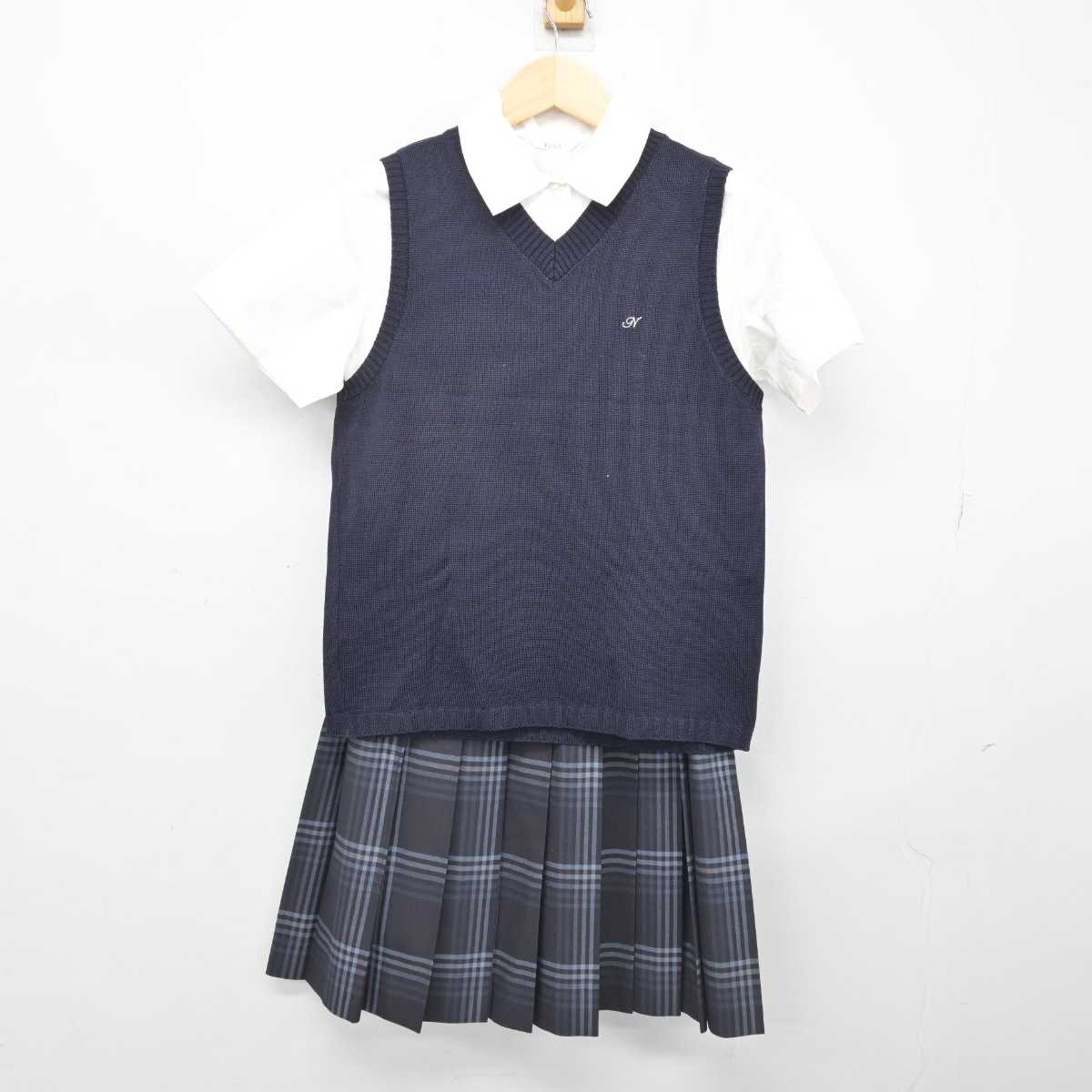 【中古】福岡県 中村学園女子高等学校 女子制服 3点 (ニットベスト・シャツ・スカート) sf052120