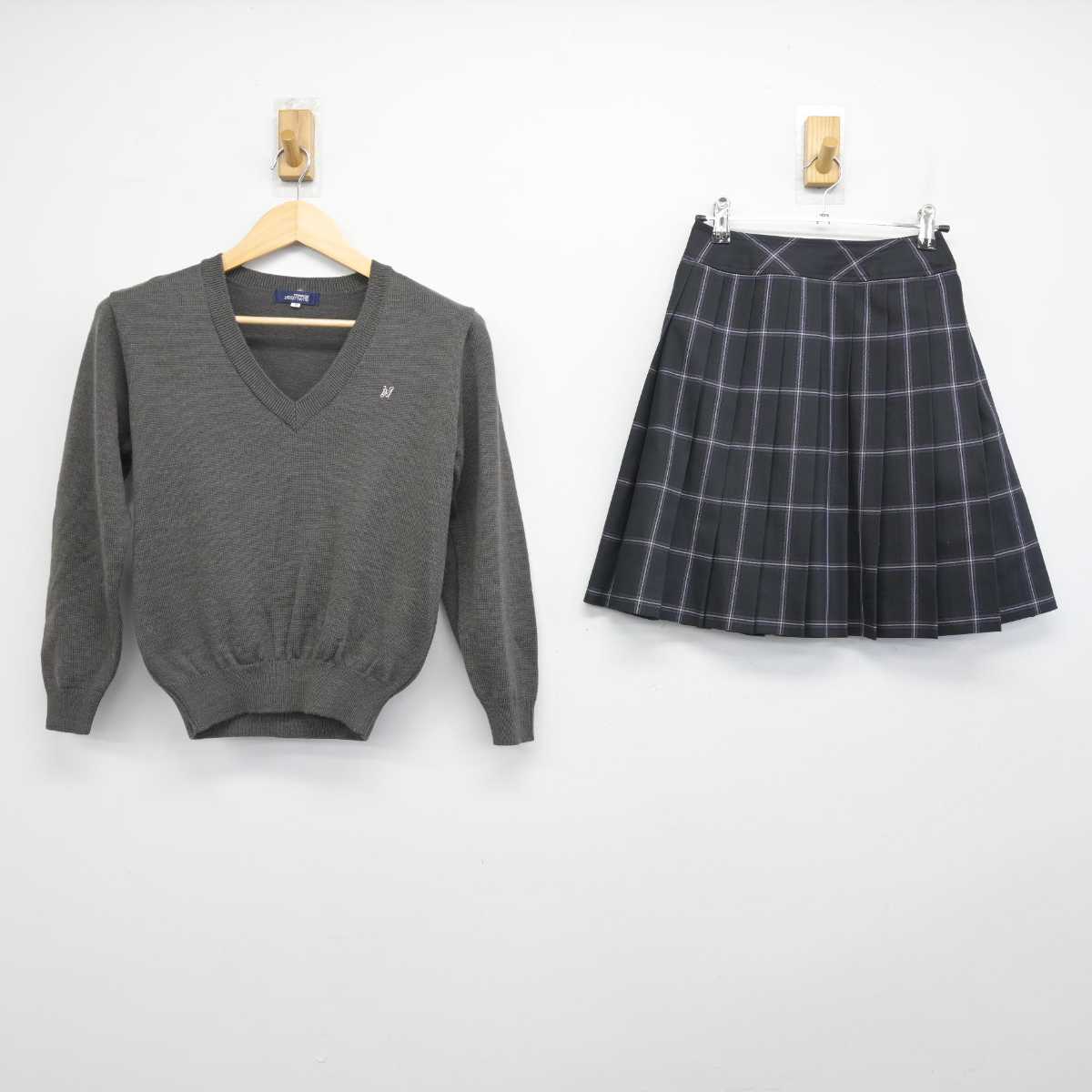 【中古】東京都 日本大学豊山女子高等学校 女子制服 2点 (ニット・スカート) sf052134