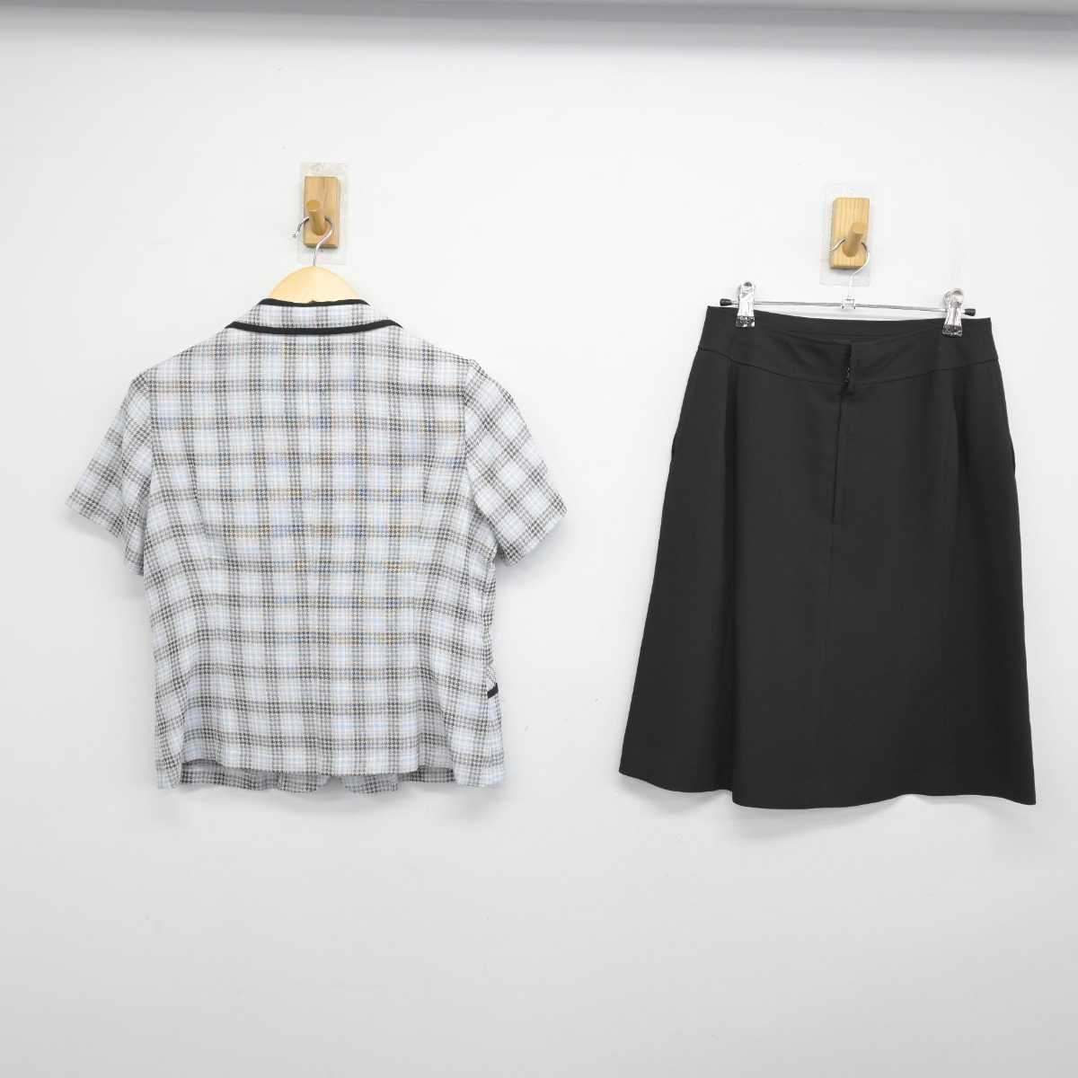 【中古】 事務服 女子制服 2点 (ブラウス・セーラー服) sf052242