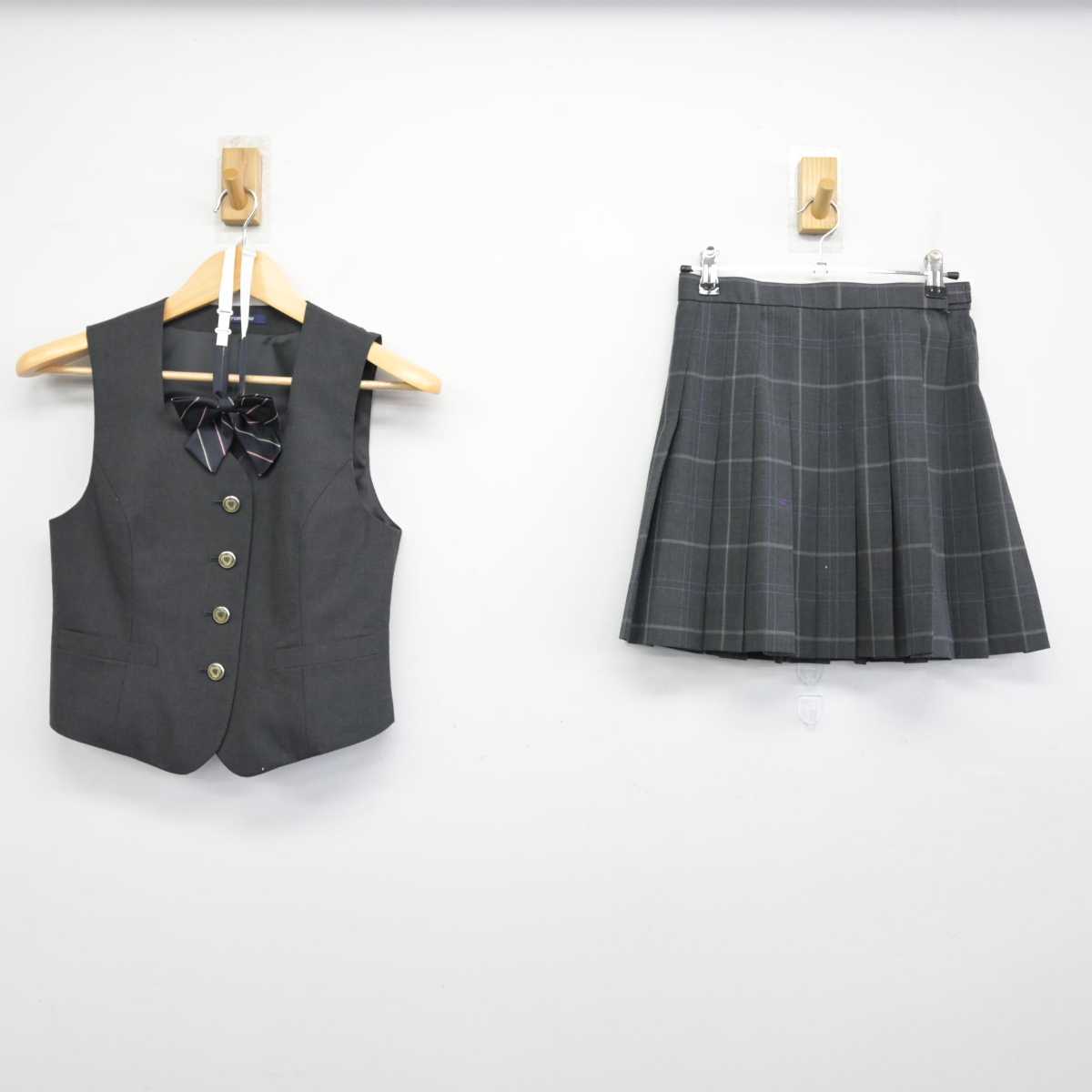 【中古】東京都 総合芸術高等学校 女子制服 3点 (ベスト・スカート) sf052309