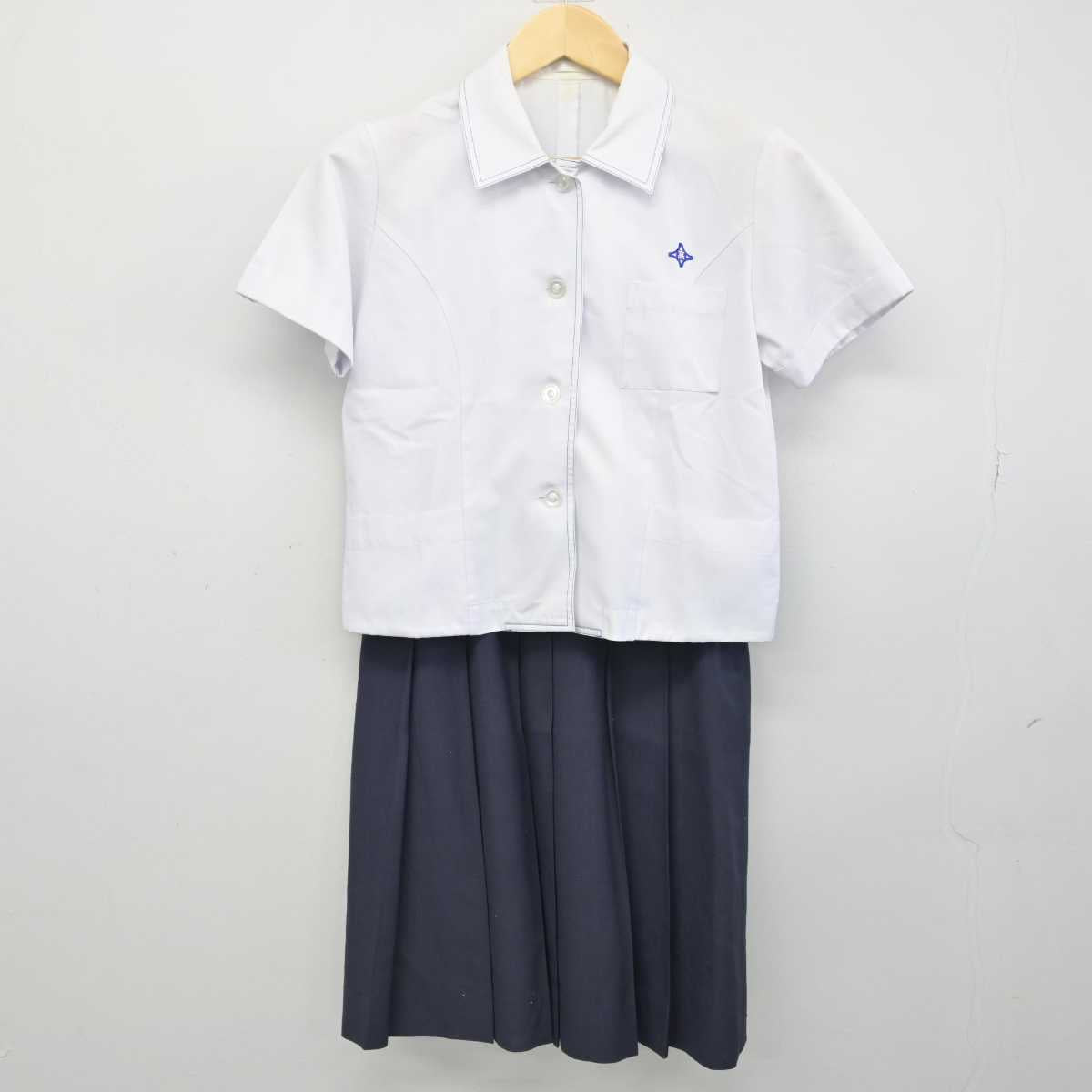 【中古】長崎県 長崎北陽台高等学校 女子制服 2点 (シャツ・スカート) sf052465