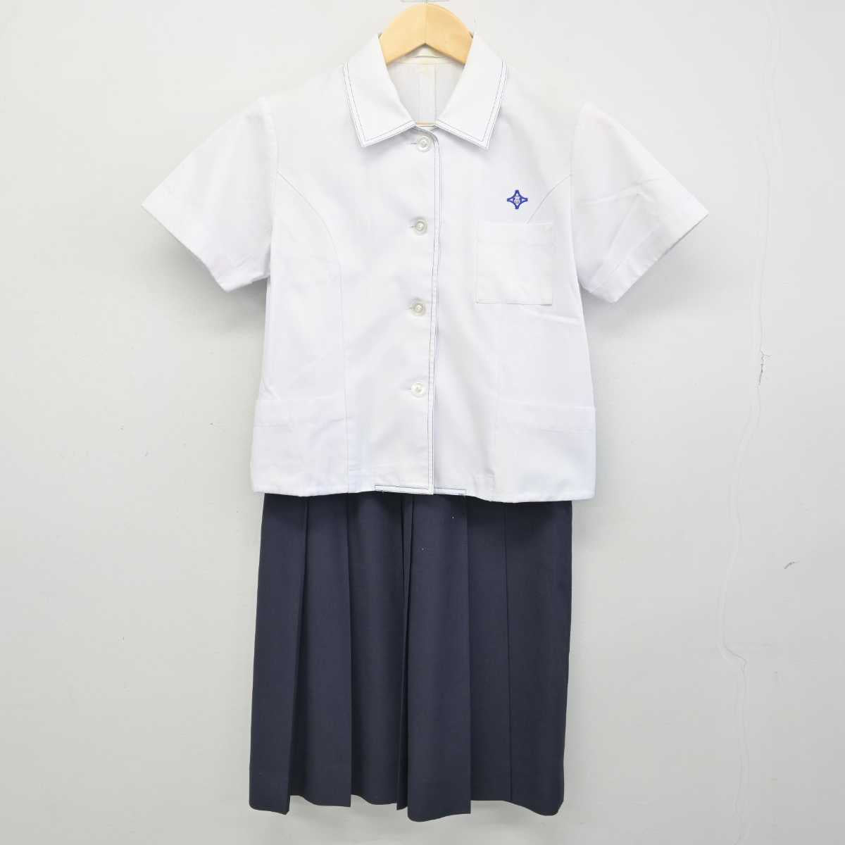 【中古】長崎県 長崎北陽台高等学校 女子制服 2点 (シャツ・スカート) sf052466