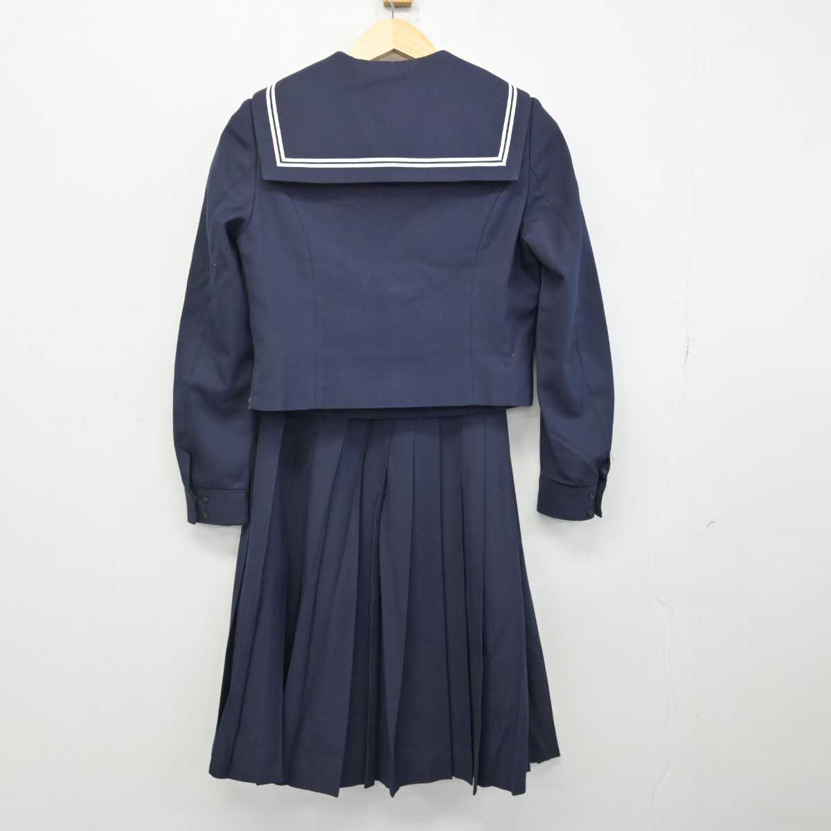 【中古】北海道 苫小牧東中学校 女子制服 4点 (セーラー服・ベスト・スカート) sf052487