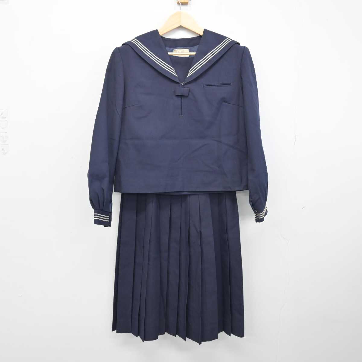 【中古】秋田県 外旭川中学校 女子制服 2点 (セーラー服・スカート) sf052503