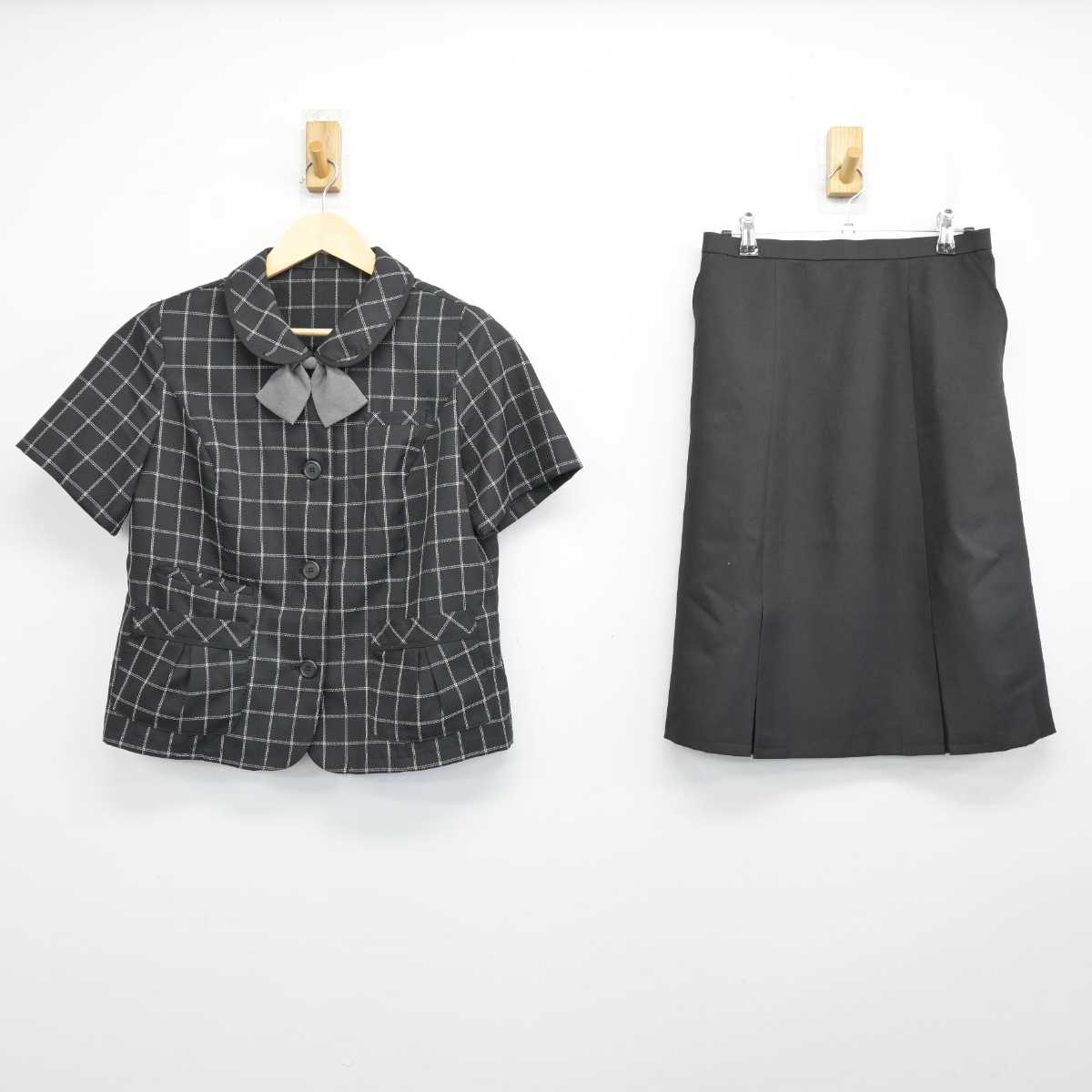 【中古】 事務服 女子制服 4点 (ブラウス・スカート) sf052544