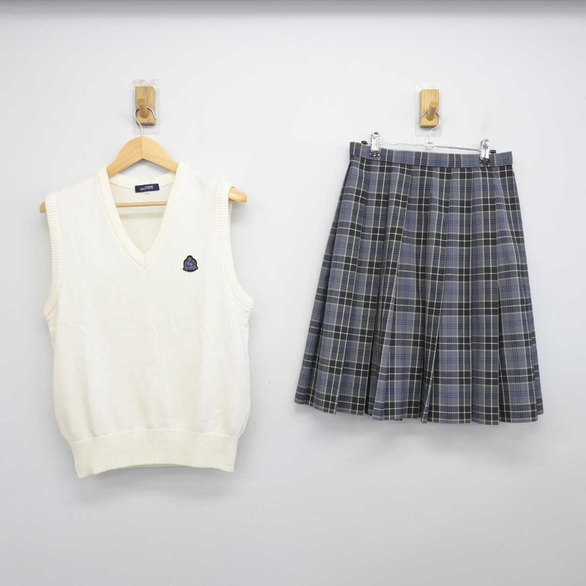 【中古】東京都 橘高等学校 女子制服 2点 (ニットベスト・スカート) sf052567