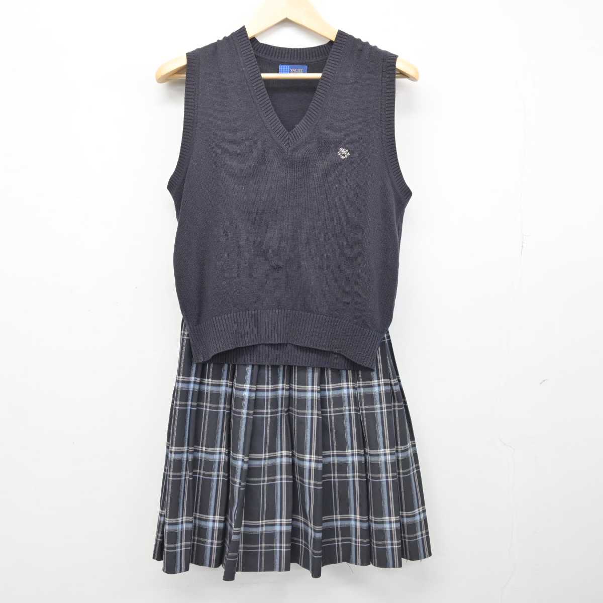 【中古】埼玉県 浦和麗明高等学校/旧制服 女子制服 3点 (ニットベスト・スカート) sf052614