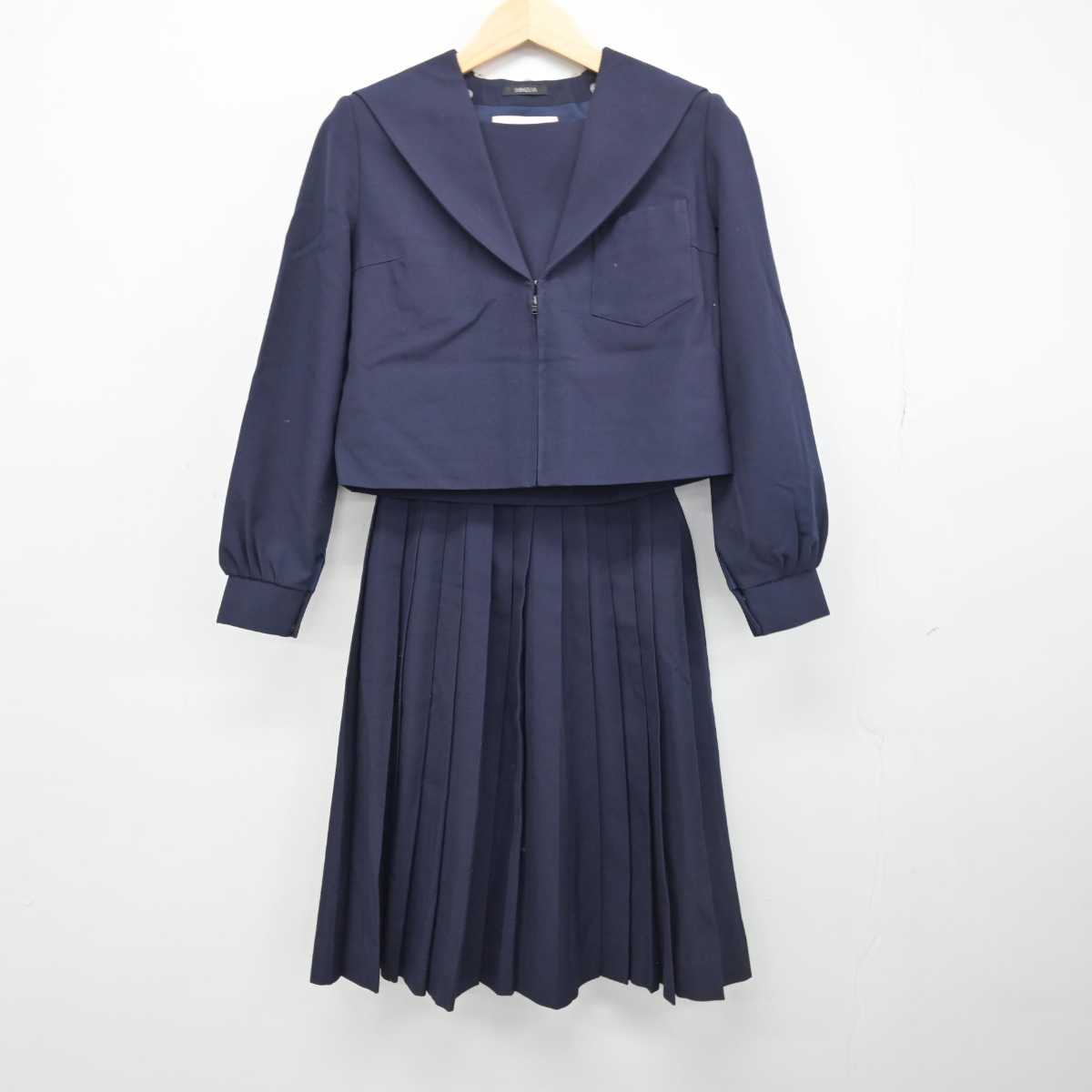 【中古】愛知県 志段味中学校 女子制服 2点 (セーラー服・スカート) sf052642