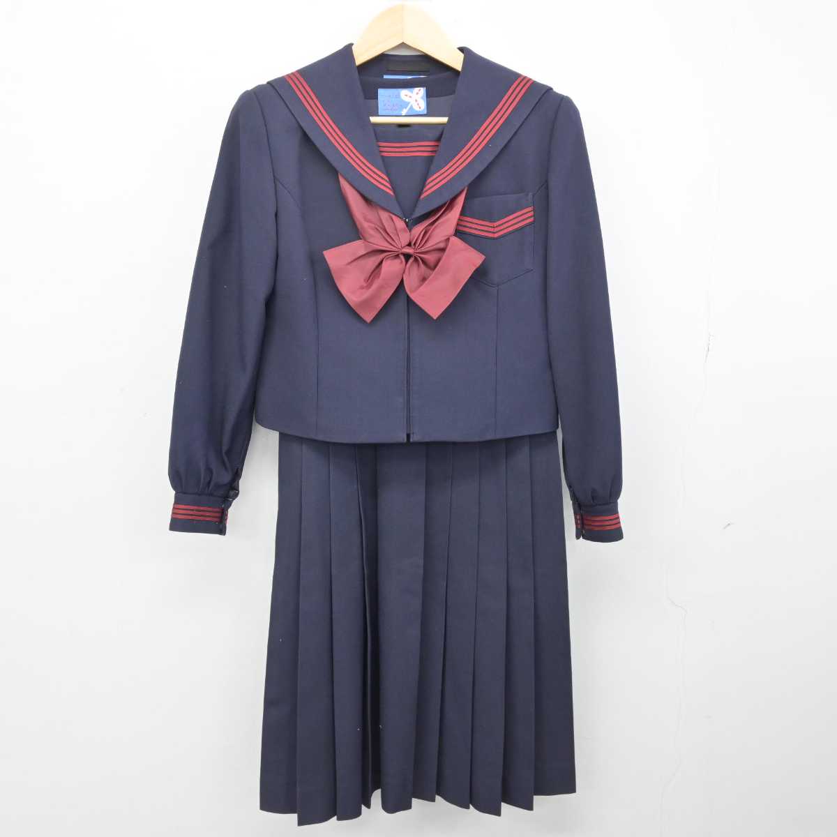 【中古】鹿児島県 加世田中学校 女子制服 3点 (セーラー服・ジャンパースカート) sf052873