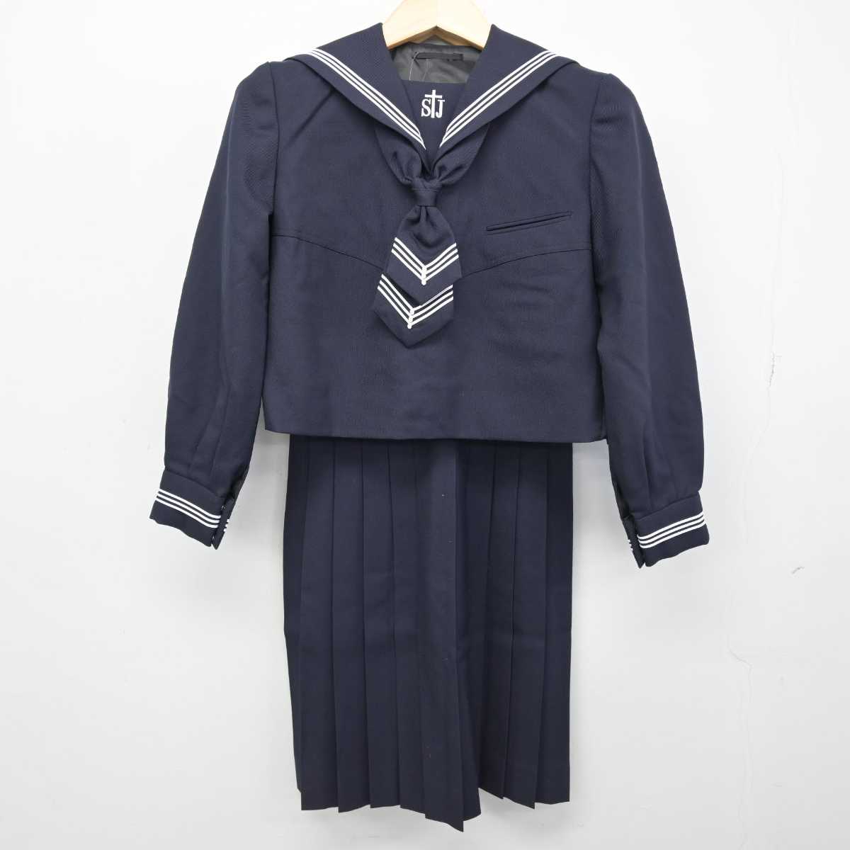 【中古】神奈川県 聖ヨゼフ学園中学校 女子制服 3点 (セーラー服・スカート) sf052917