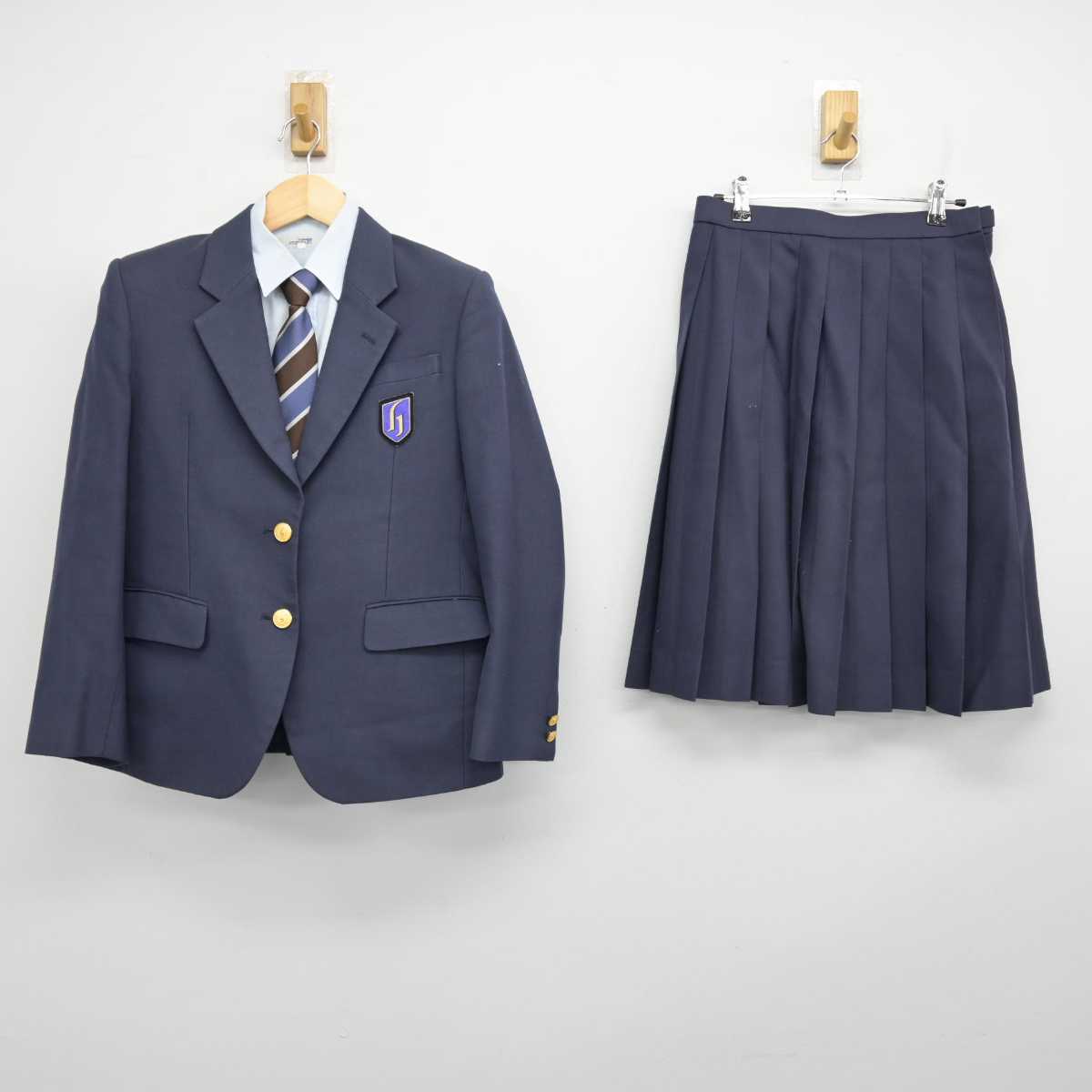 【中古】広島県 広島国際学院高等学校 女子制服 4点 (ブレザー・シャツ・スカート) sf052961