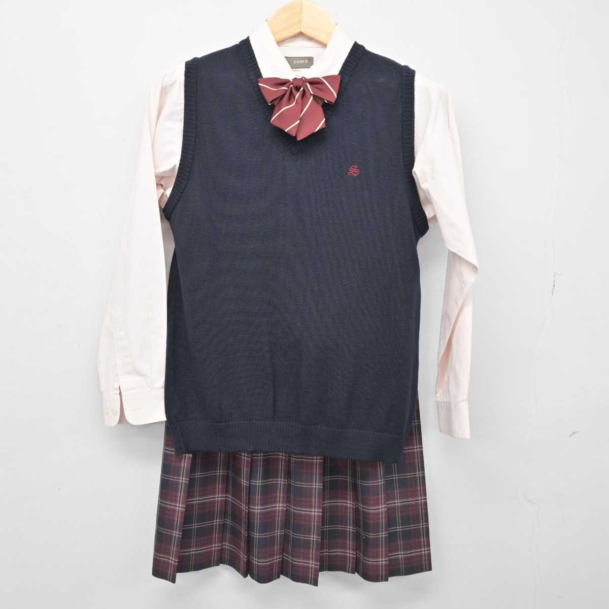 【中古】福岡県 誠修高等学校 女子制服 4点 (シャツ・ニットベスト・スカート) sf052968