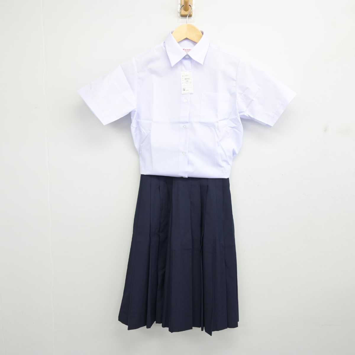 【中古】千葉県 松尾中学校 女子制服 3点 (シャツ・スカート) sf053020