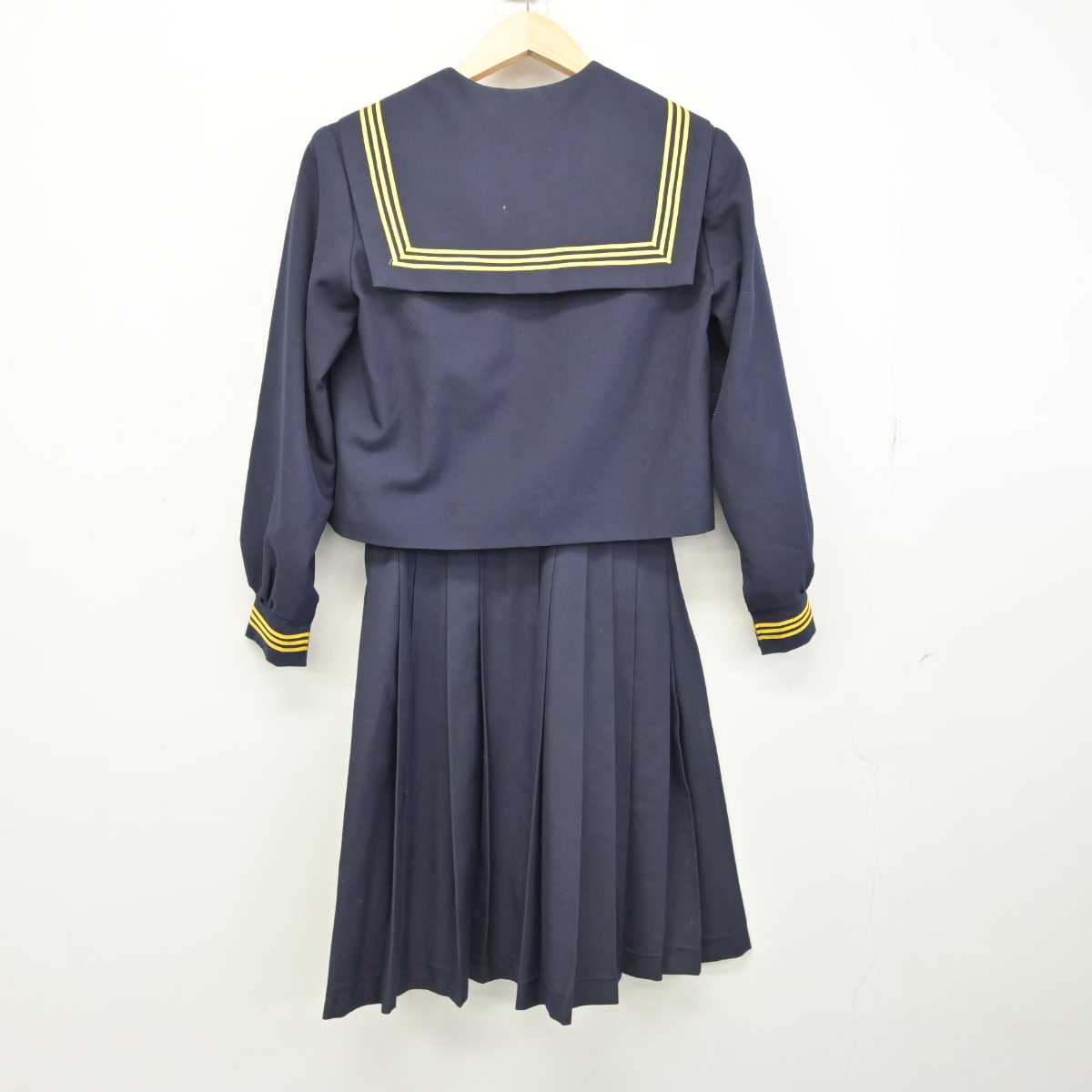 【中古】静岡県 浜松市浜名中学校 女子制服 2点 (セーラー服・スカート) sf053107