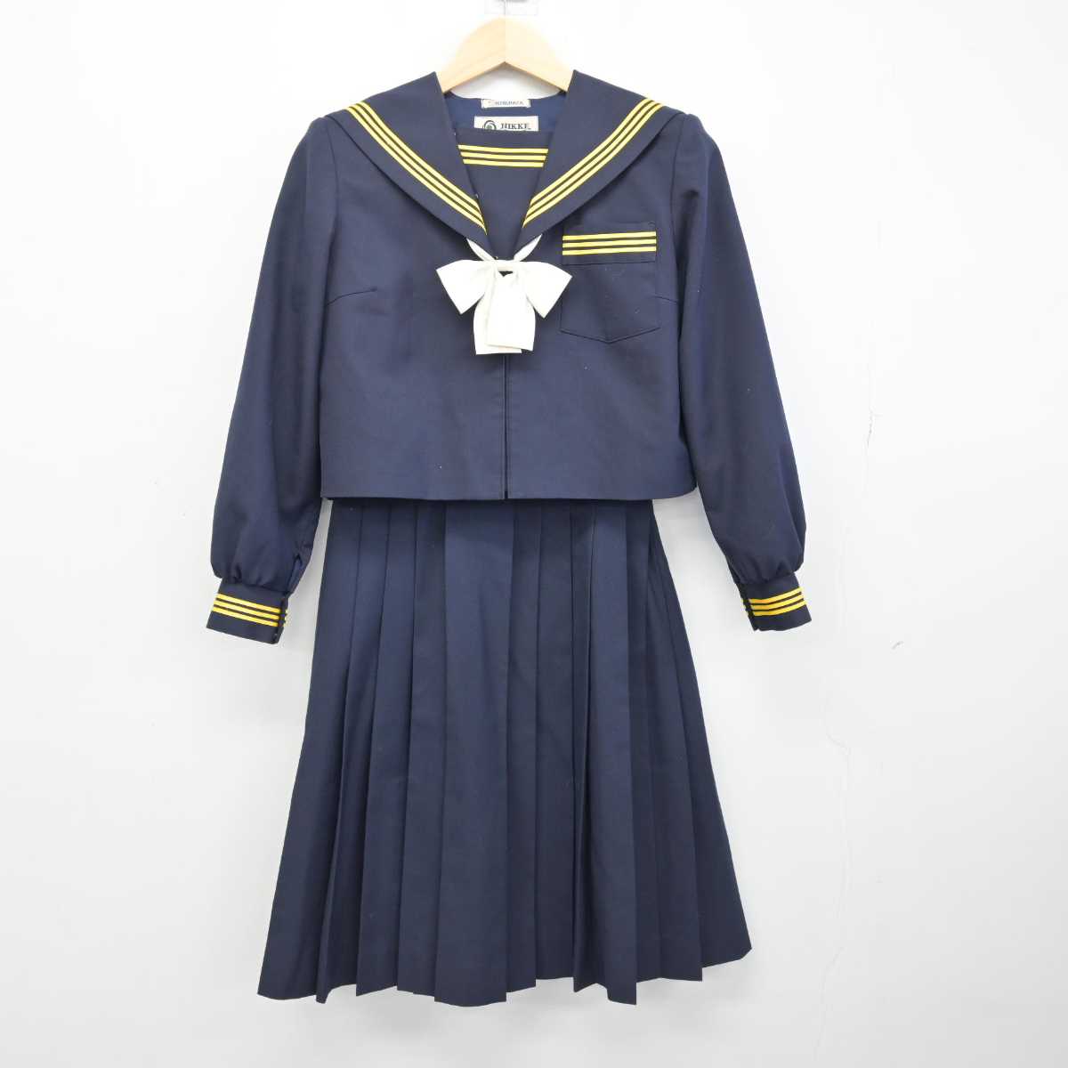 【中古】静岡県 浜松市浜名中学校 女子制服 2点 (セーラー服・スカート) sf053108