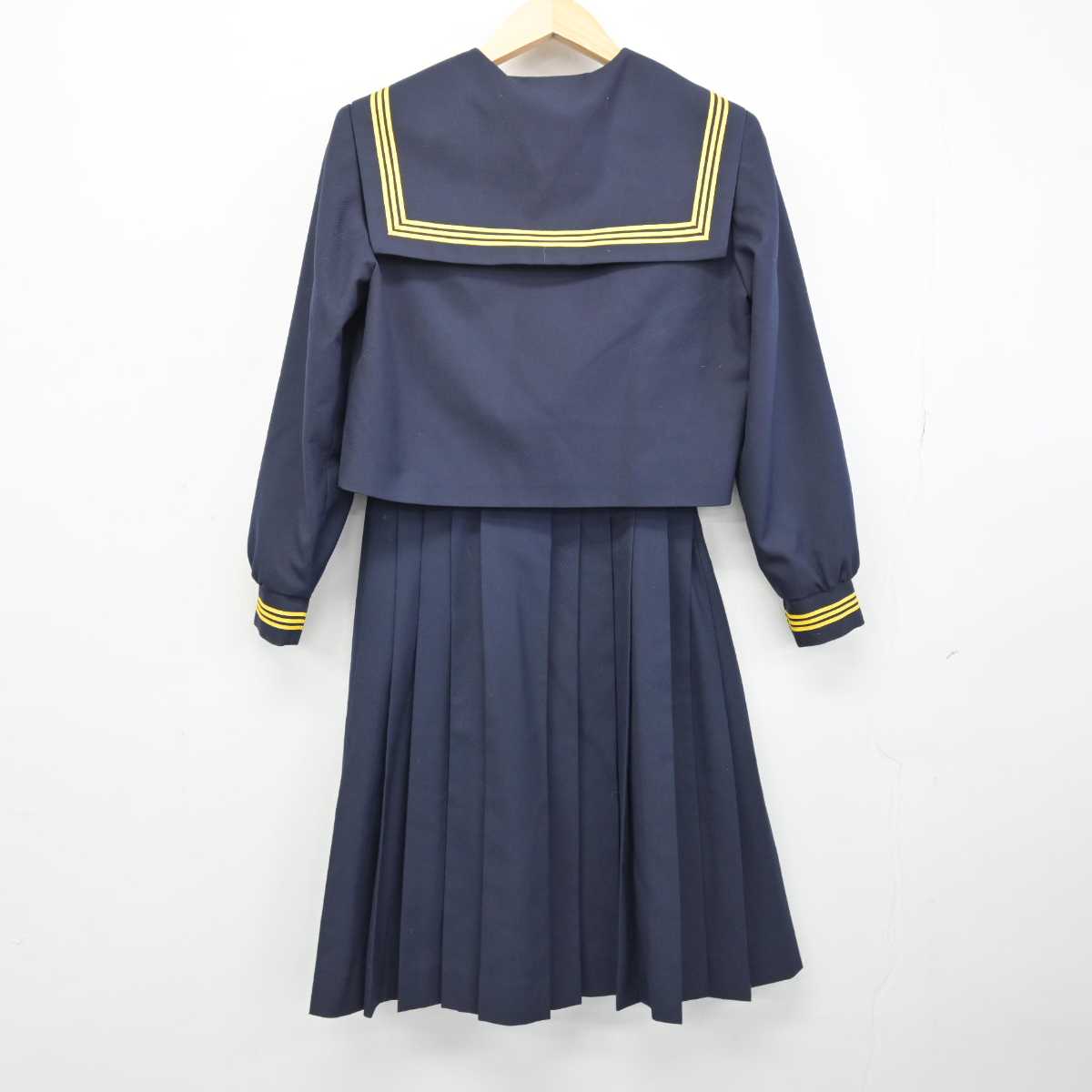 【中古】静岡県 浜松市浜名中学校 女子制服 2点 (セーラー服・スカート) sf053108