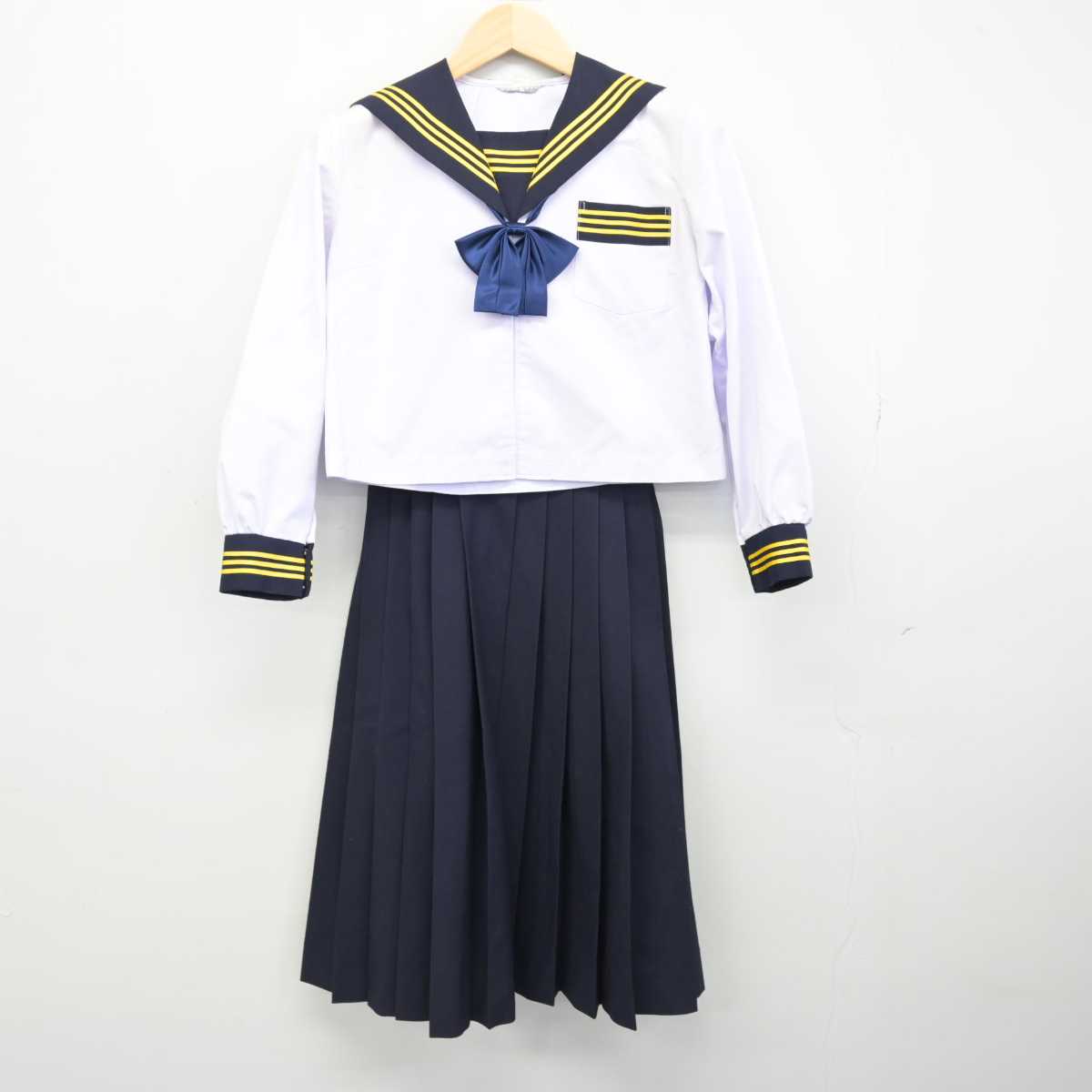 【中古】静岡県 浜松市浜名中学校 女子制服 2点 (セーラー服・スカート) sf053109