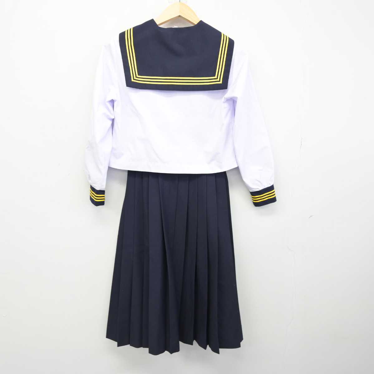 【中古】静岡県 浜松市浜名中学校 女子制服 2点 (セーラー服・スカート) sf053109