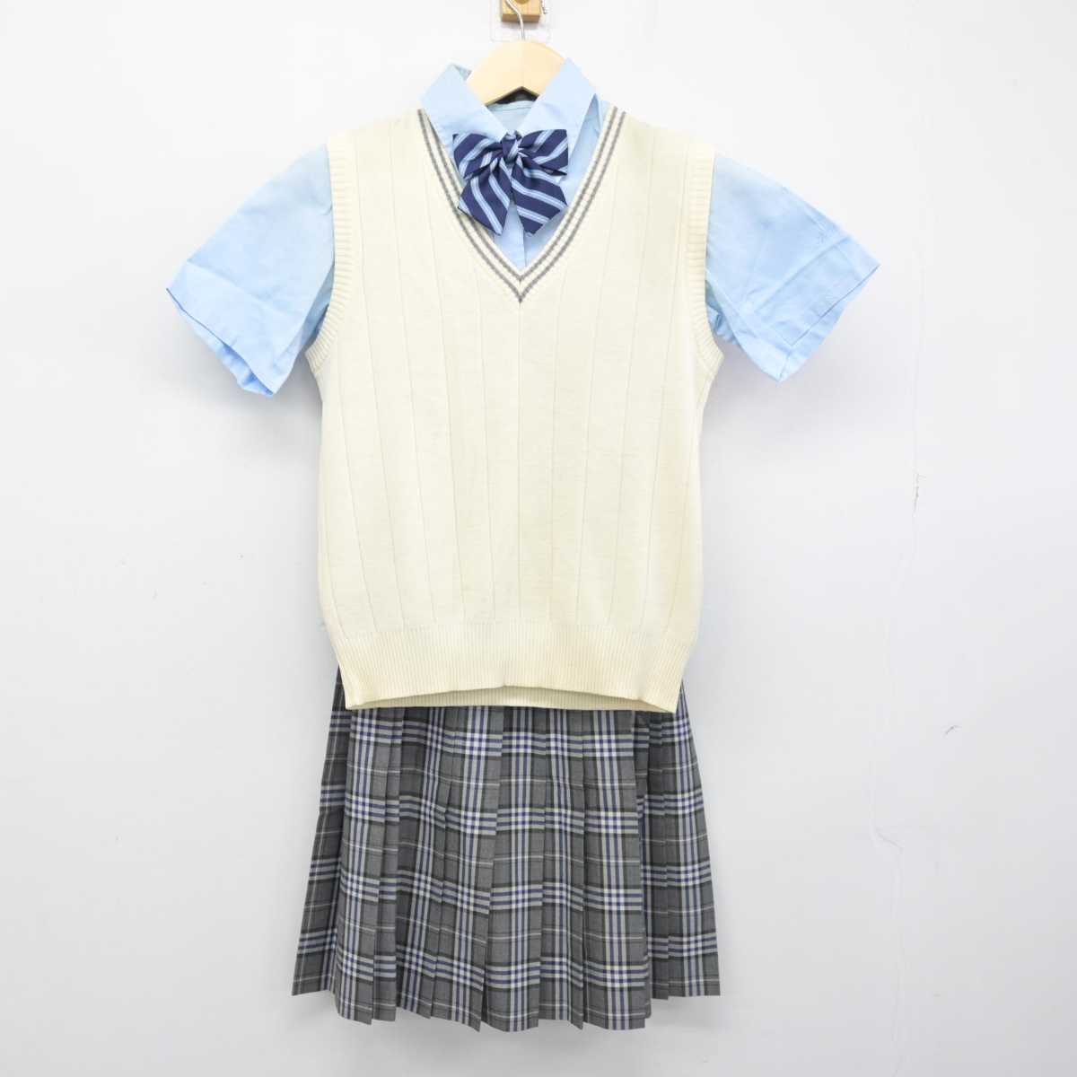 【中古】神奈川県 横浜商科大学高等学校 女子制服 5点 (シャツ・ニットベスト・スカート) sf053260