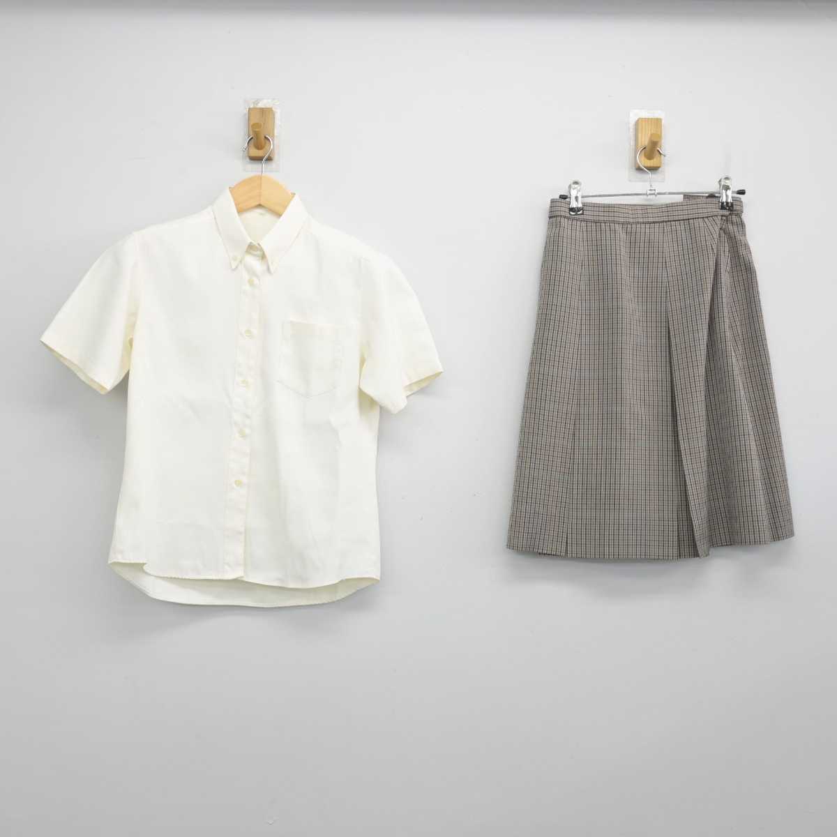 【中古】長崎県 長崎商業高等学校 女子制服 2点 (シャツ・スカート) sf053399