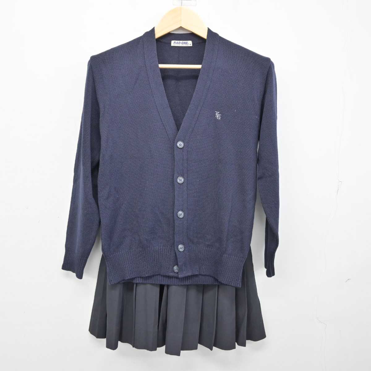 【中古】大阪府 賢明学院中学校・高等学校 女子制服 4点 (ニット・ニットベスト・スカート) sf053651