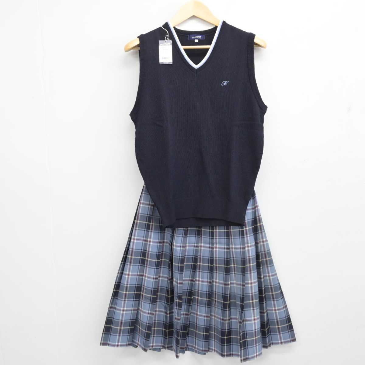 【中古】京都府 亀岡高等学校 女子制服 4点 (ニットベスト・スカート) sf053692