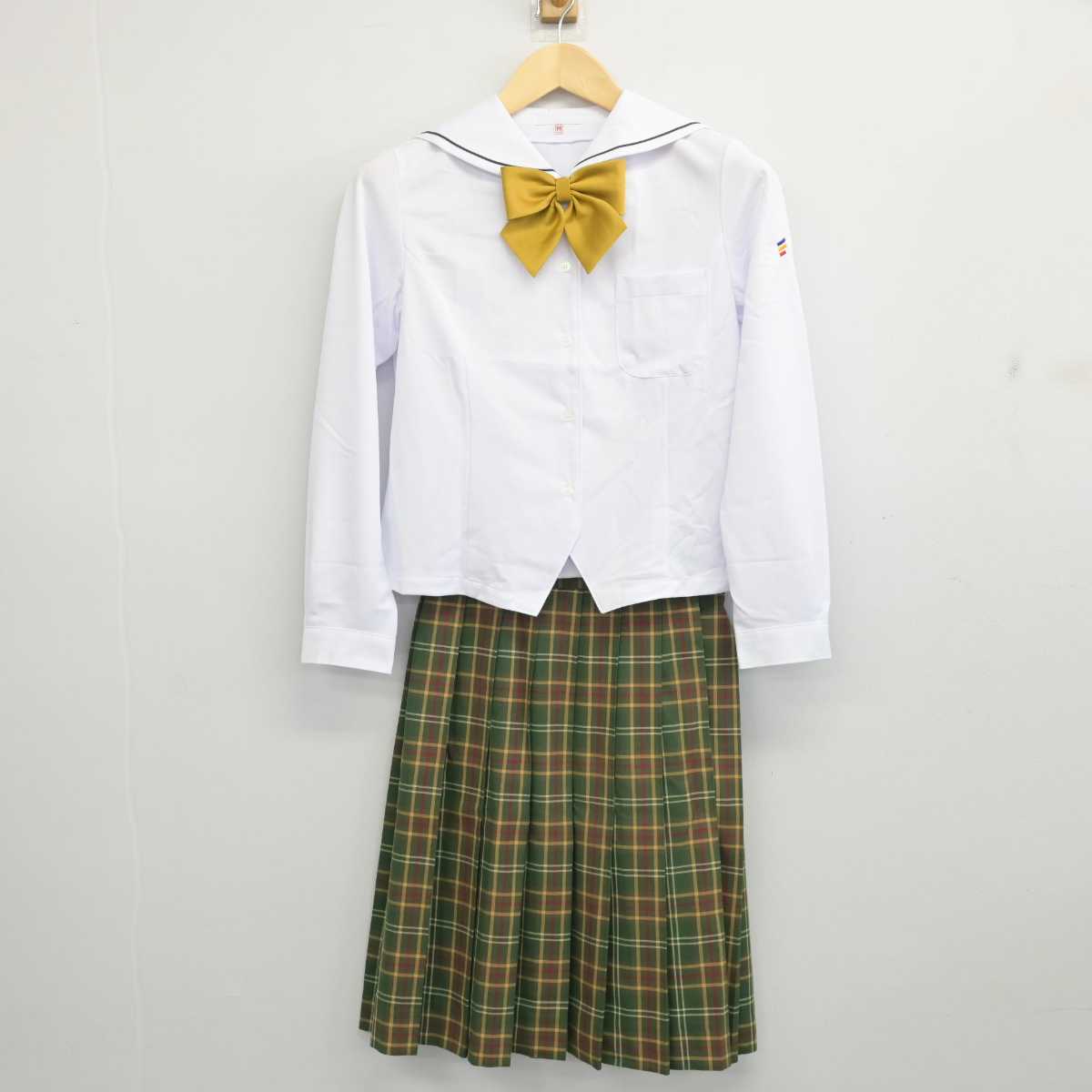 【中古】福井県 福井工業大学附属福井高等学校 女子制服 3点 (シャツ・スカート) sf053702