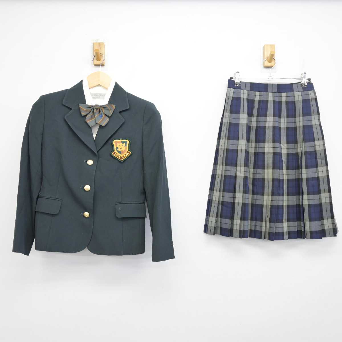 【中古】福岡県 西南学院高等学校 女子制服 4点 (ブレザー・シャツ・スカート) sf053733