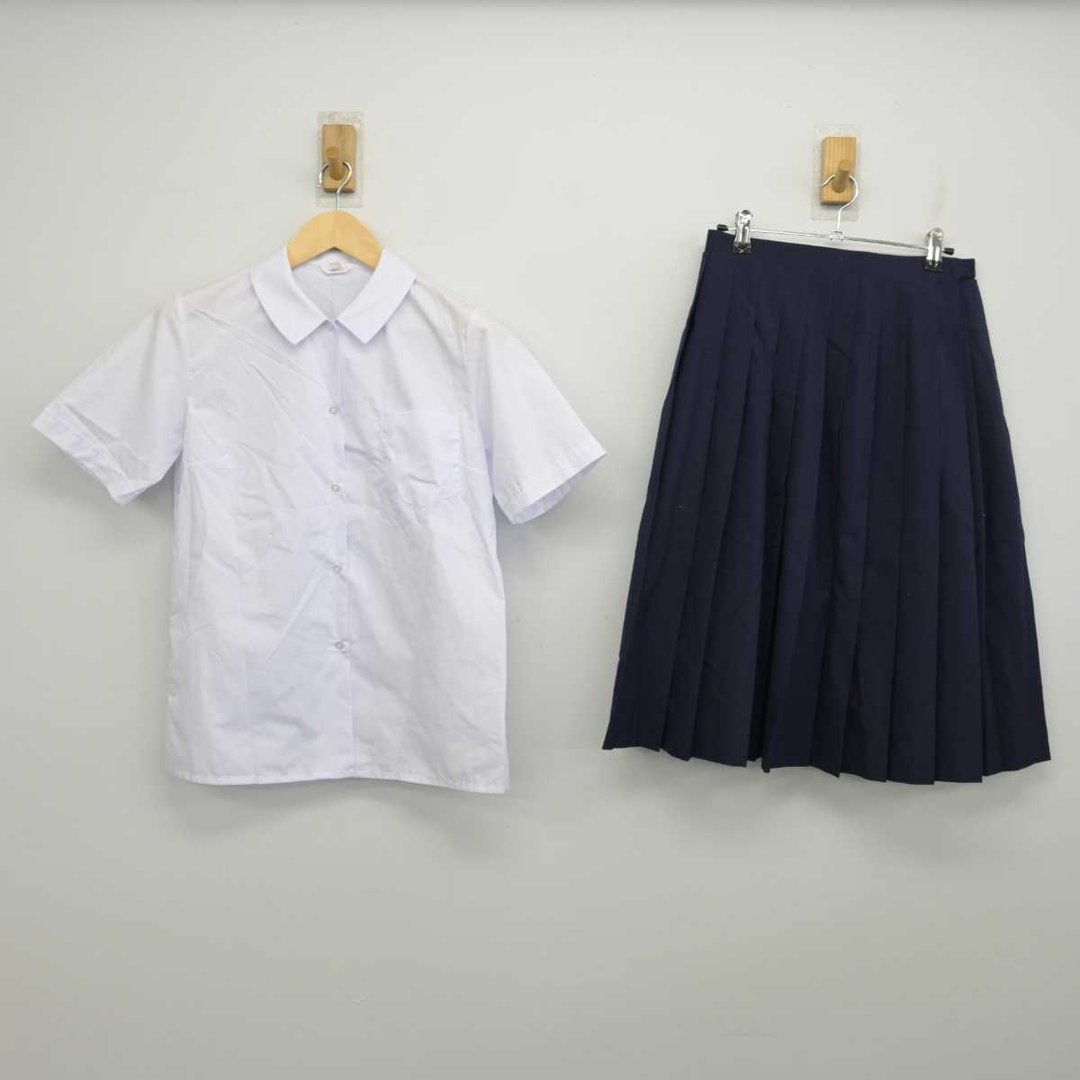 【中古】埼玉県 北本中学校 女子制服 2点 (シャツ・スカート) sf053834