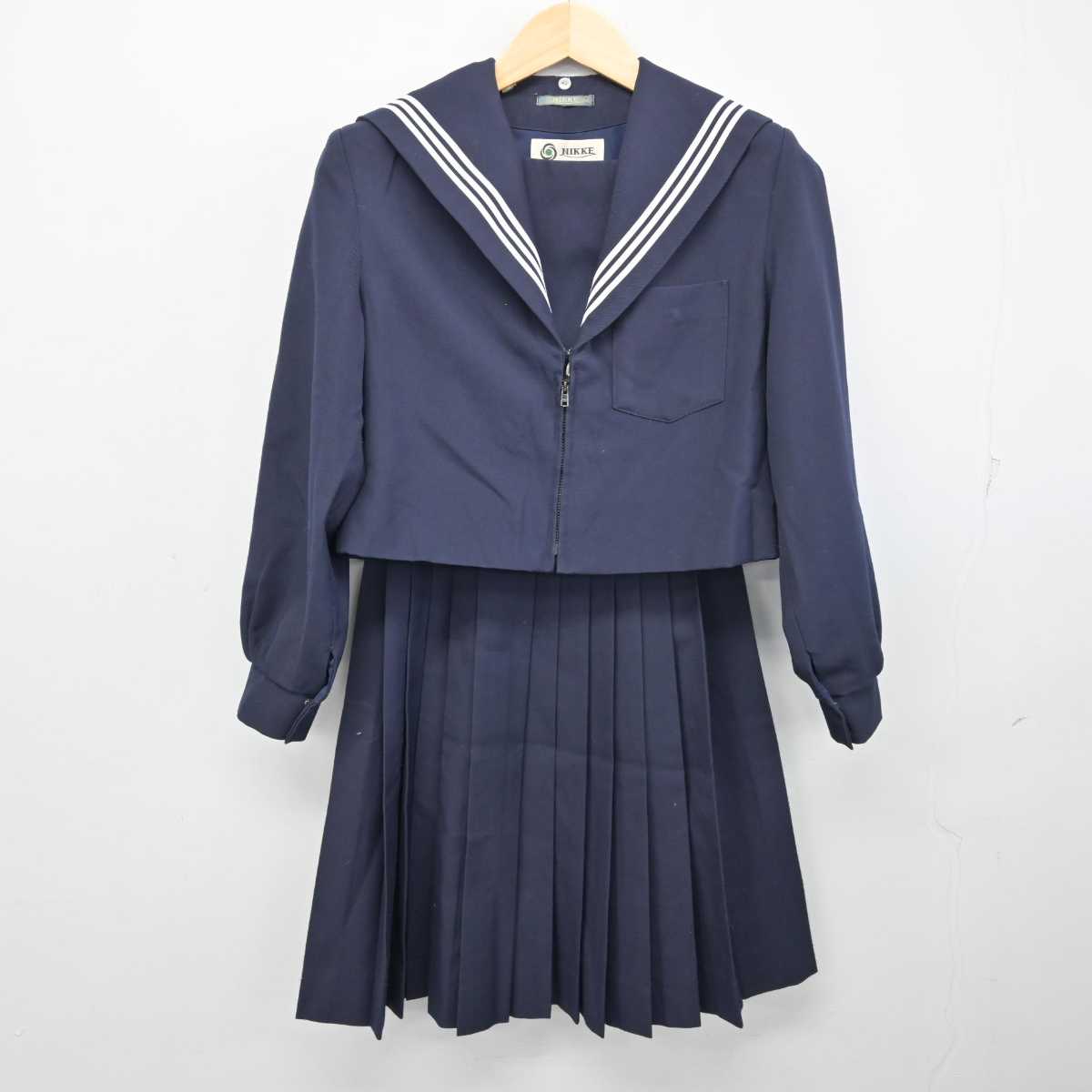 【中古】愛知県 桜山中学校 女子制服 2点 (セーラー服・スカート) sf054006