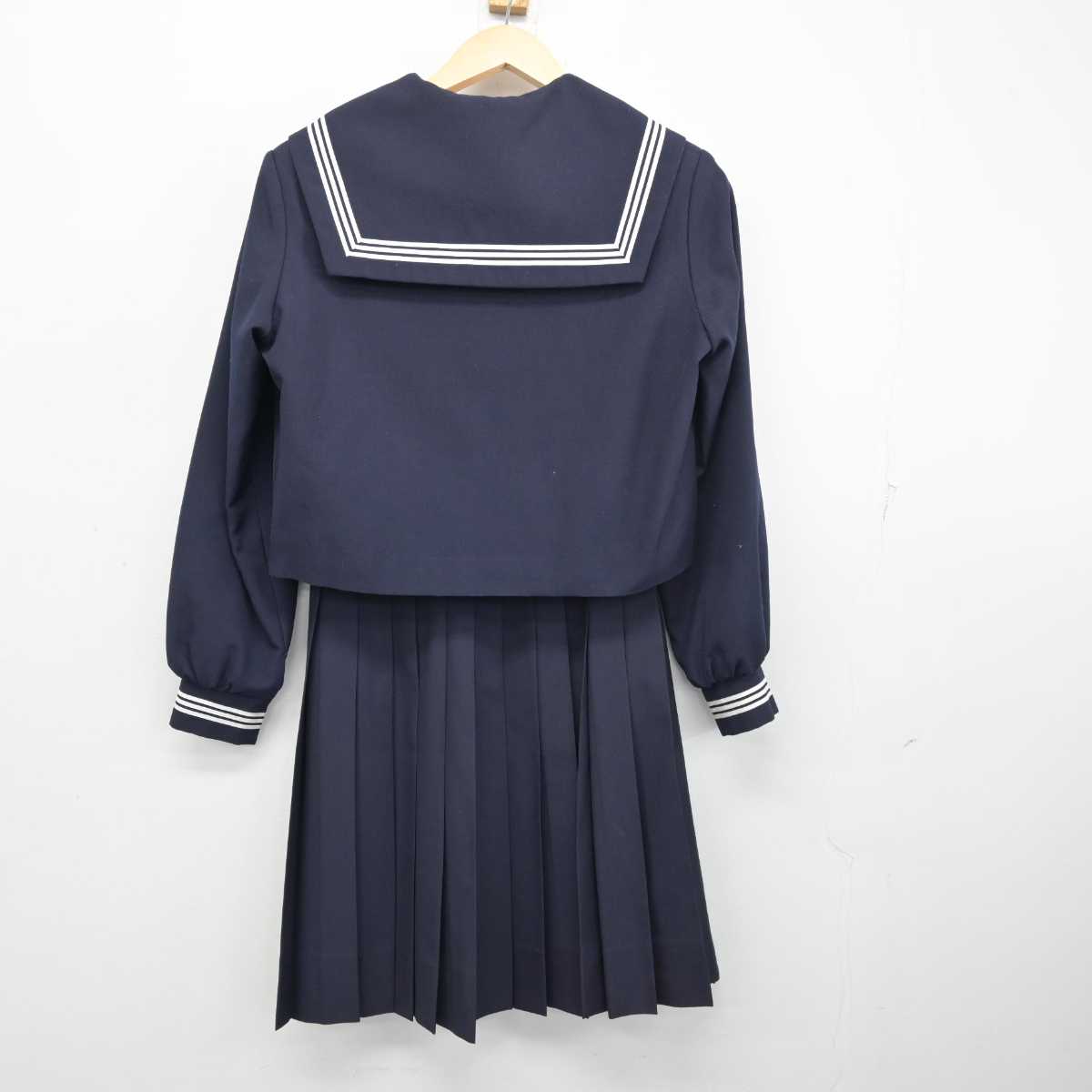 【中古】岐阜県 真正中学校 女子制服 3点 (セーラー服・スカート) sf054097