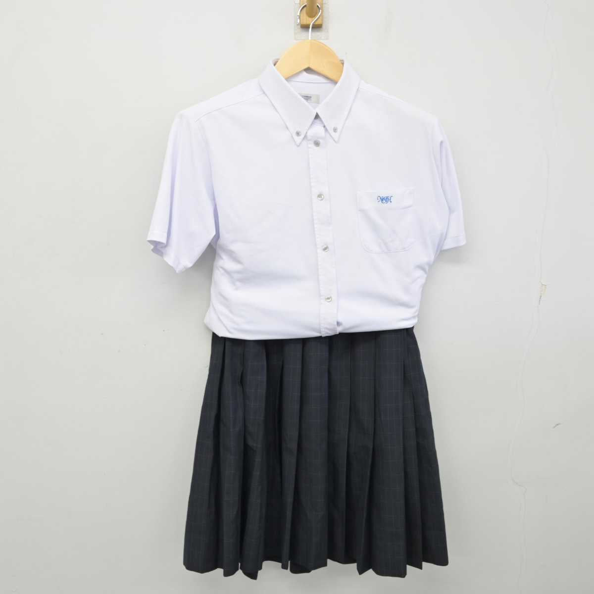 【中古】愛知県 名古屋市立工業高等学校 女子制服 3点 (シャツ・スカート) sf054155