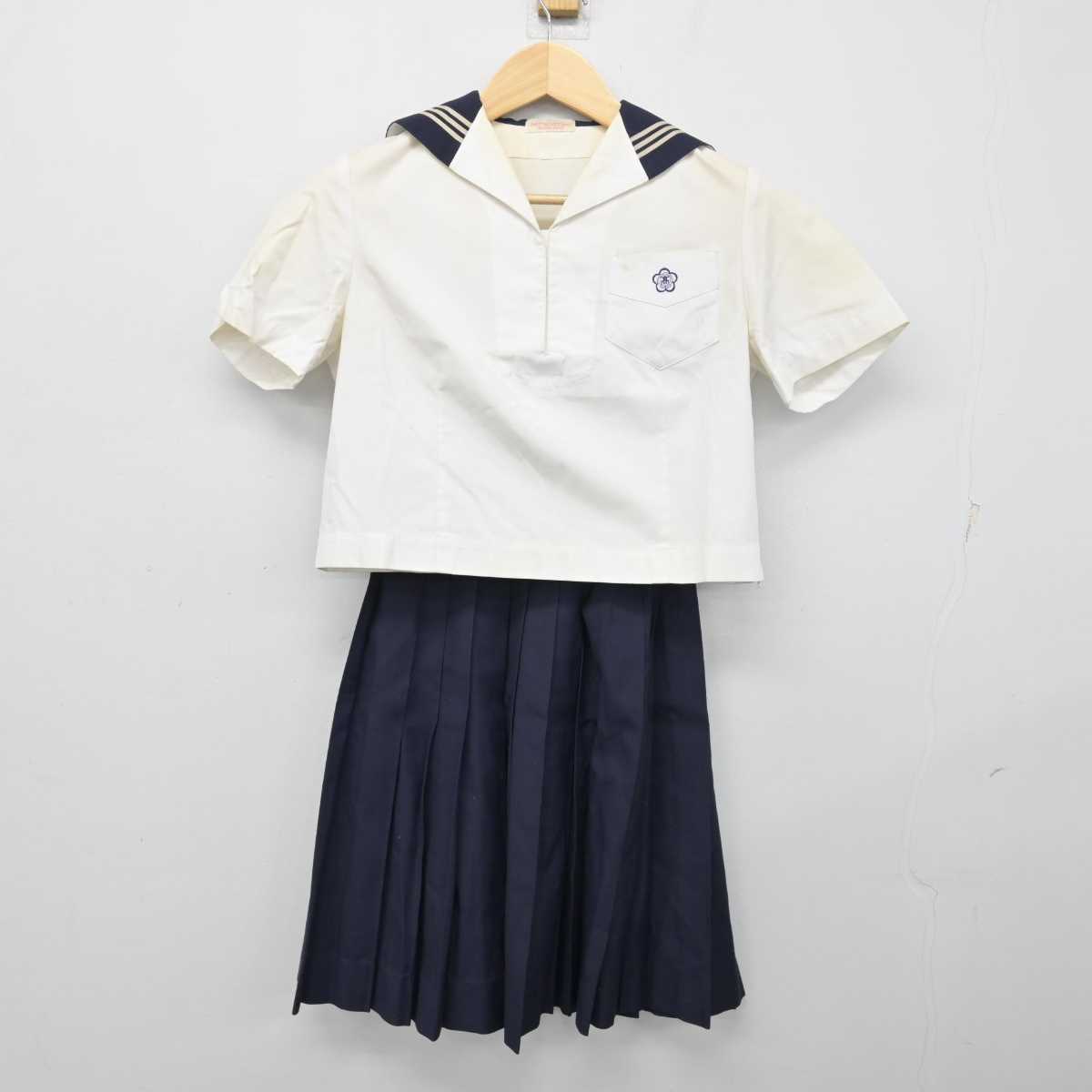 【中古】東京都 戸板女子高等学校 女子制服 3点 (セーラー服・スカート) sf054212