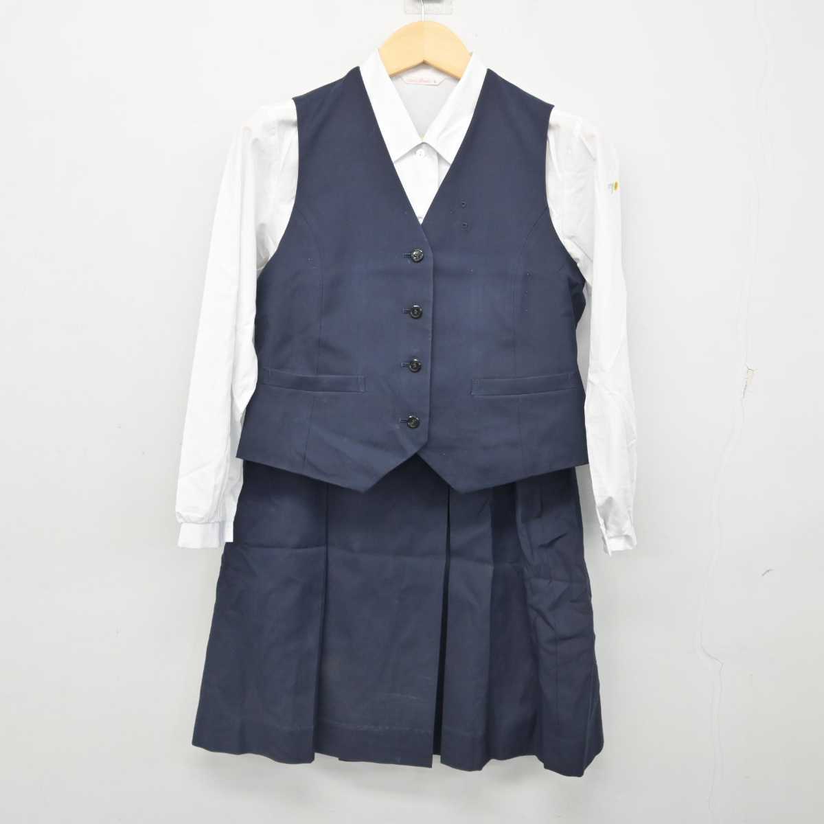 【中古】埼玉県 春日部女子高等学校 女子制服 3点 (ベスト・シャツ・スカート) sf054249