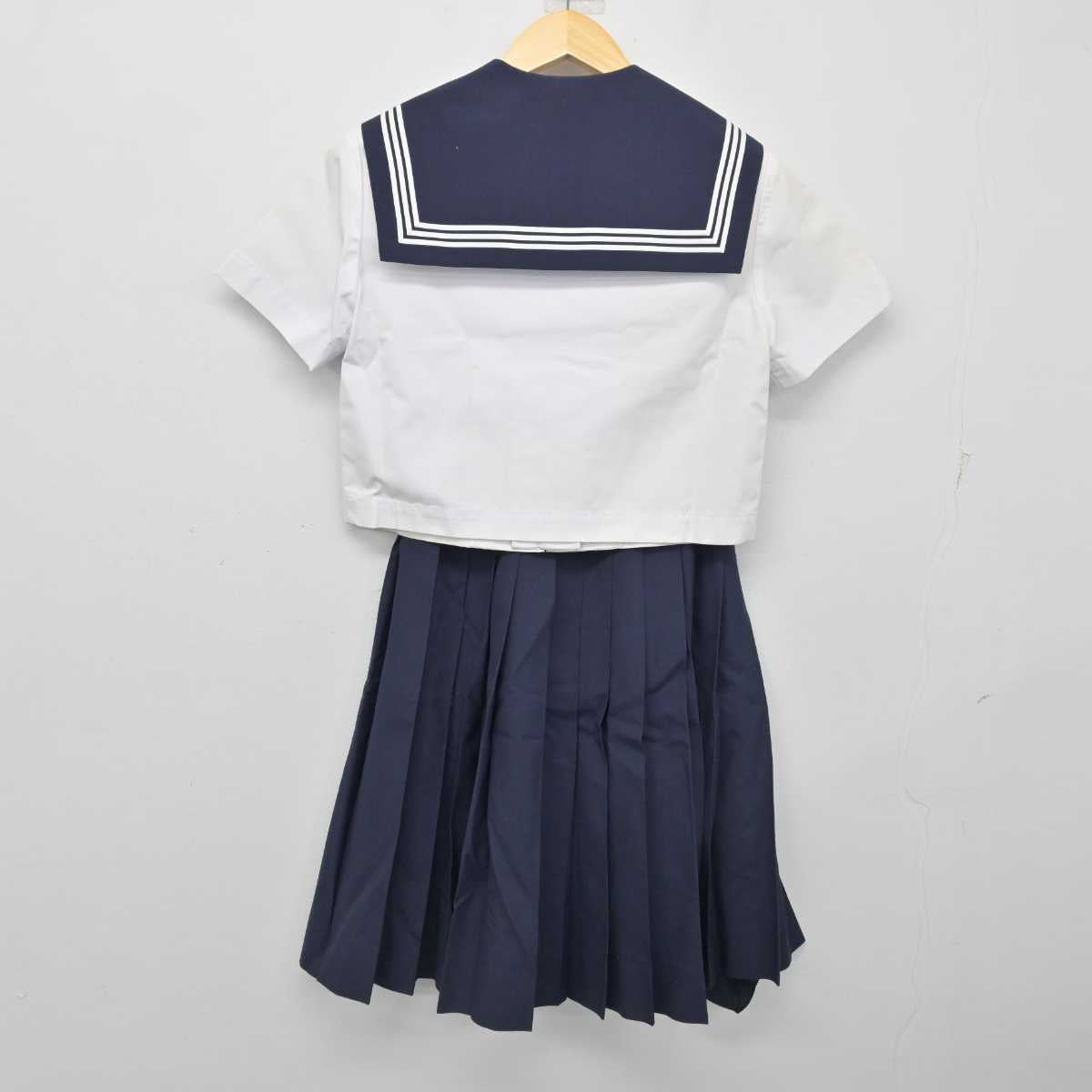 【中古】大分県 大分大学教育学部附属中学校 女子制服 2点 (セーラー服・スカート) sf054308