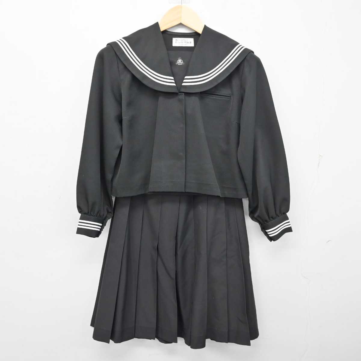 【中古】沖縄県 糸満高等学校 女子制服 2点 (セーラー服・スカート) sf054332