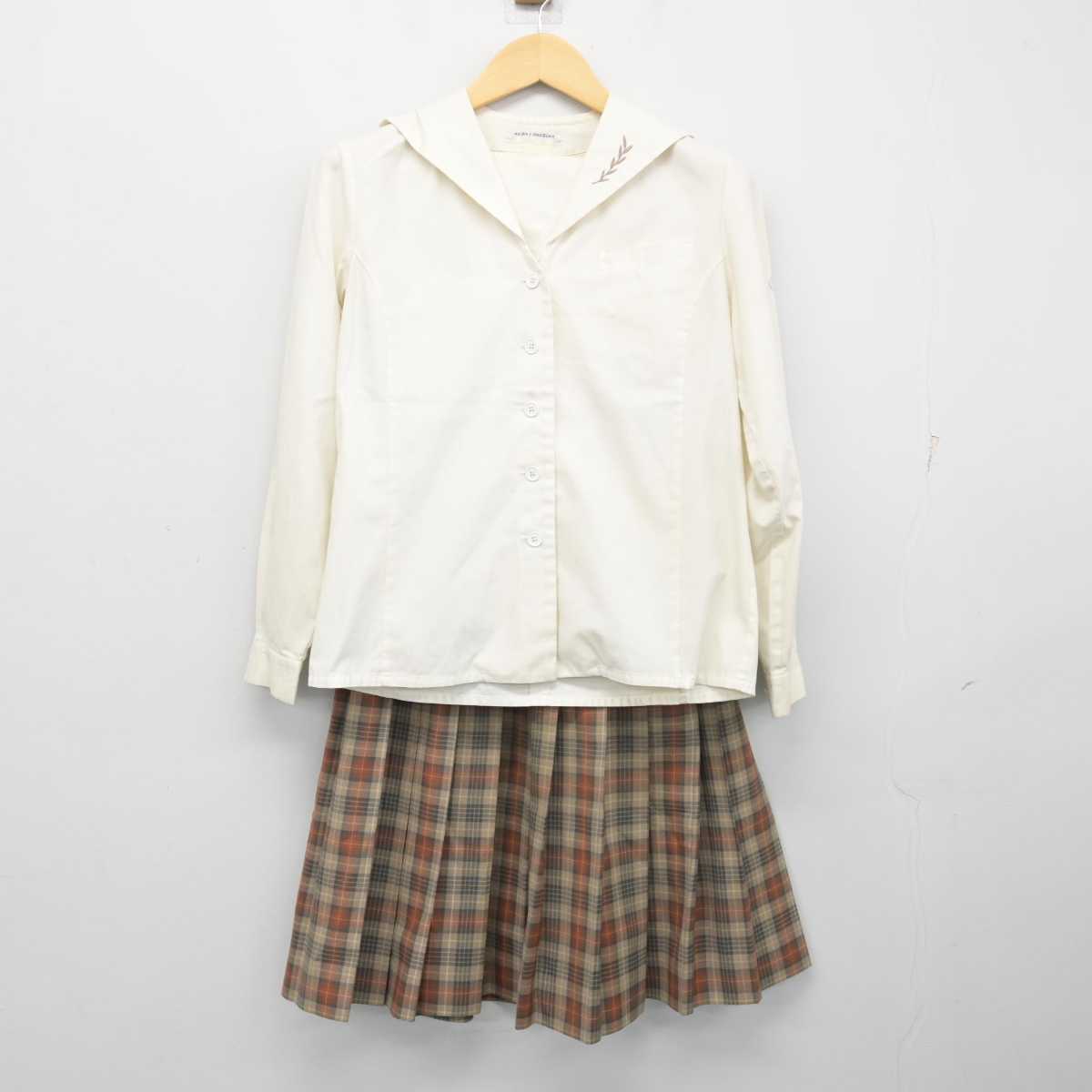 【中古】愛知県 名城大学附属高等学校 女子制服 2点 (シャツ・スカート) sf054460